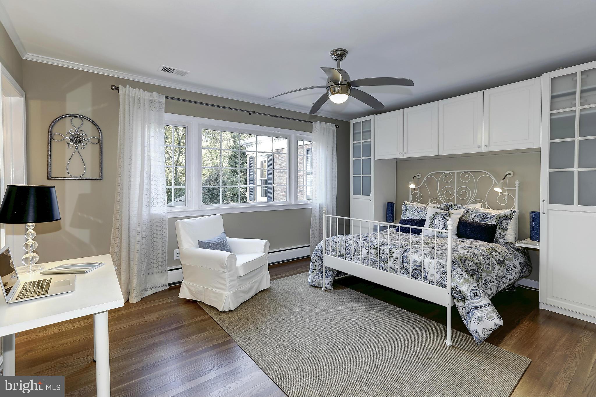 DOWNSCREST - Residential