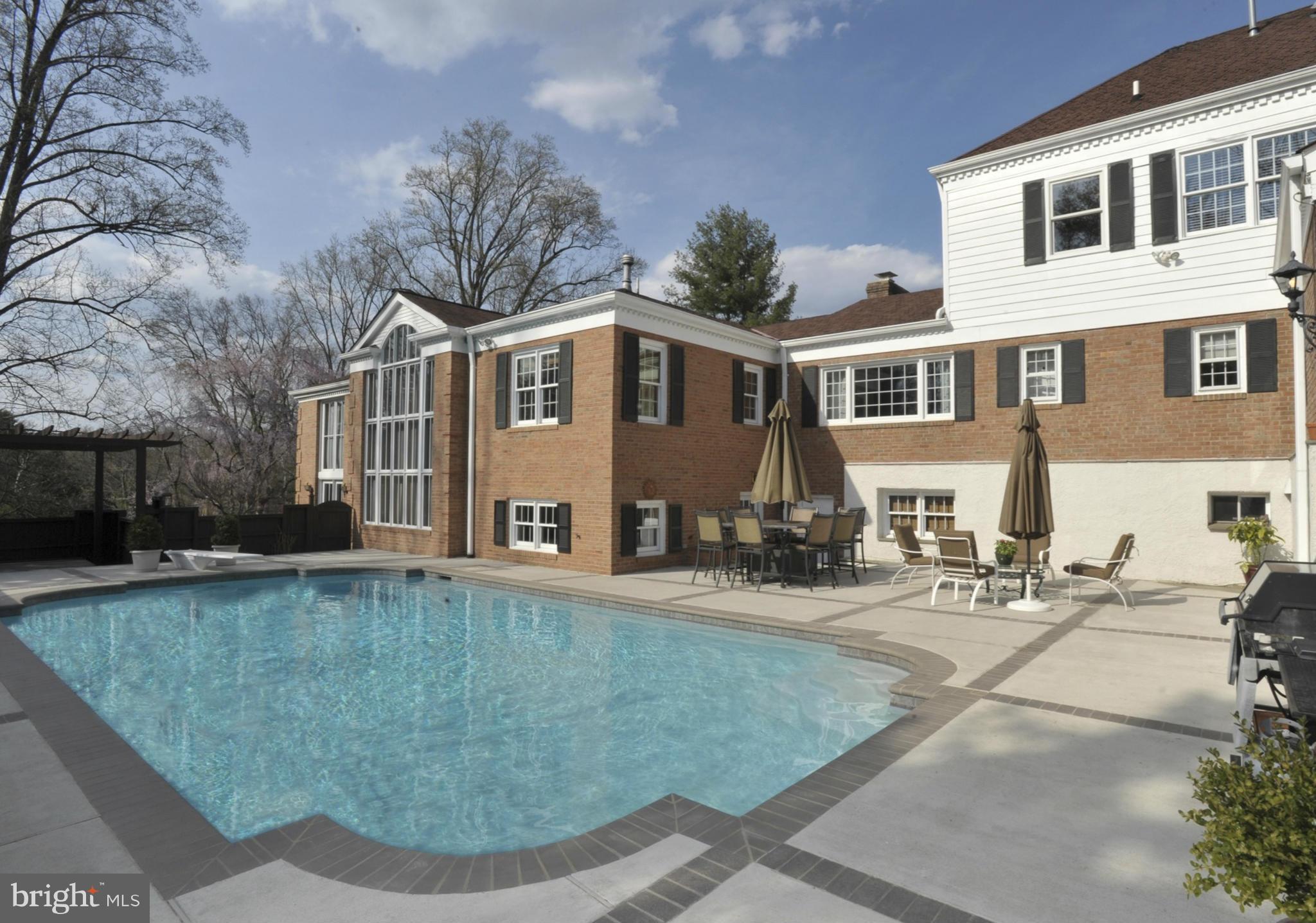 DOWNSCREST - Residential