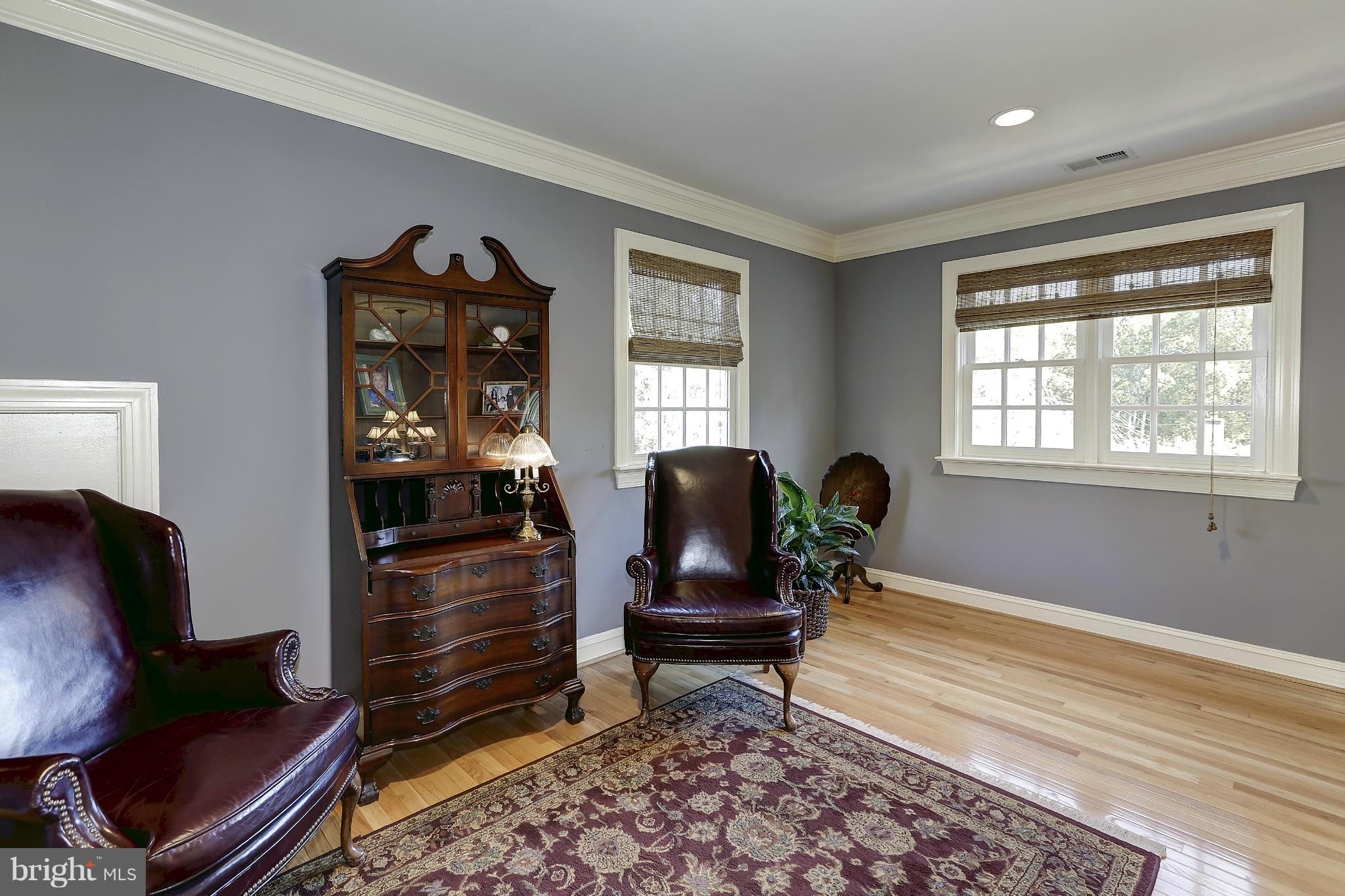 DOWNSCREST - Residential