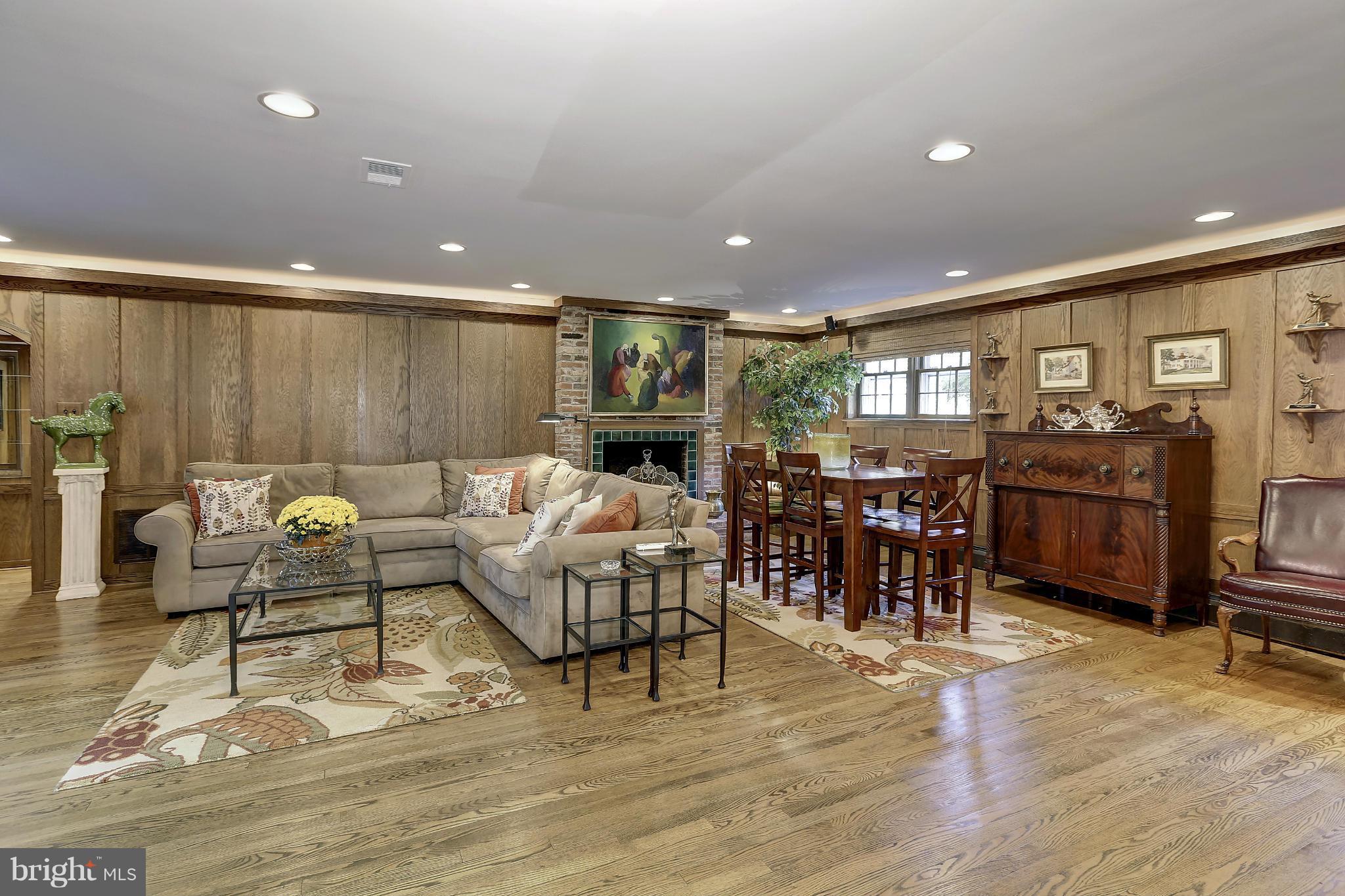 DOWNSCREST - Residential