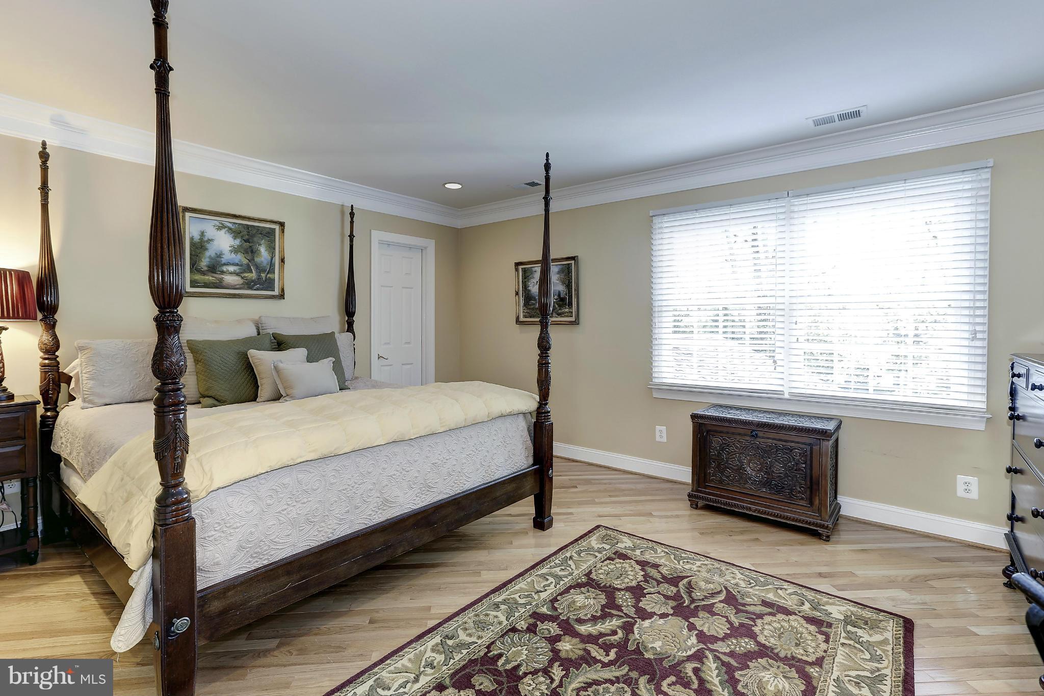 DOWNSCREST - Residential