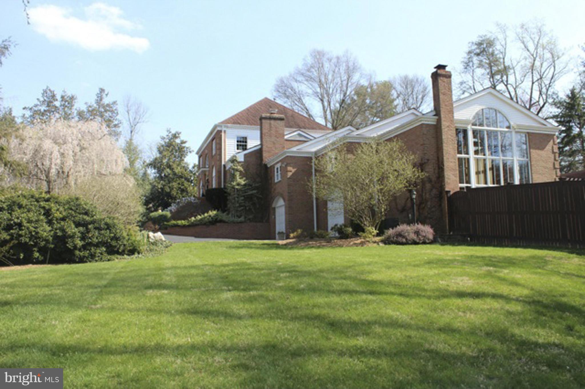 DOWNSCREST - Residential