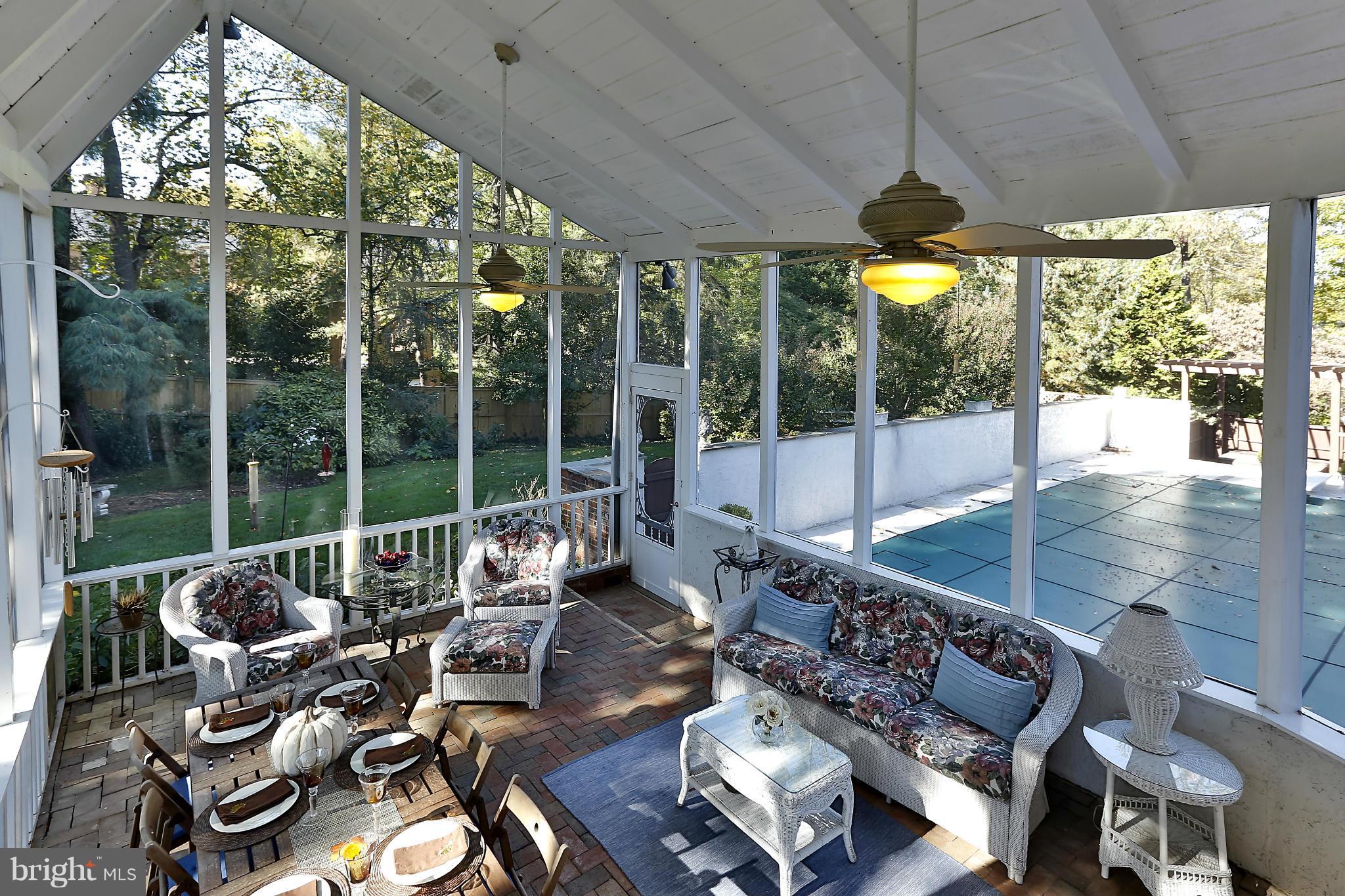 DOWNSCREST - Residential