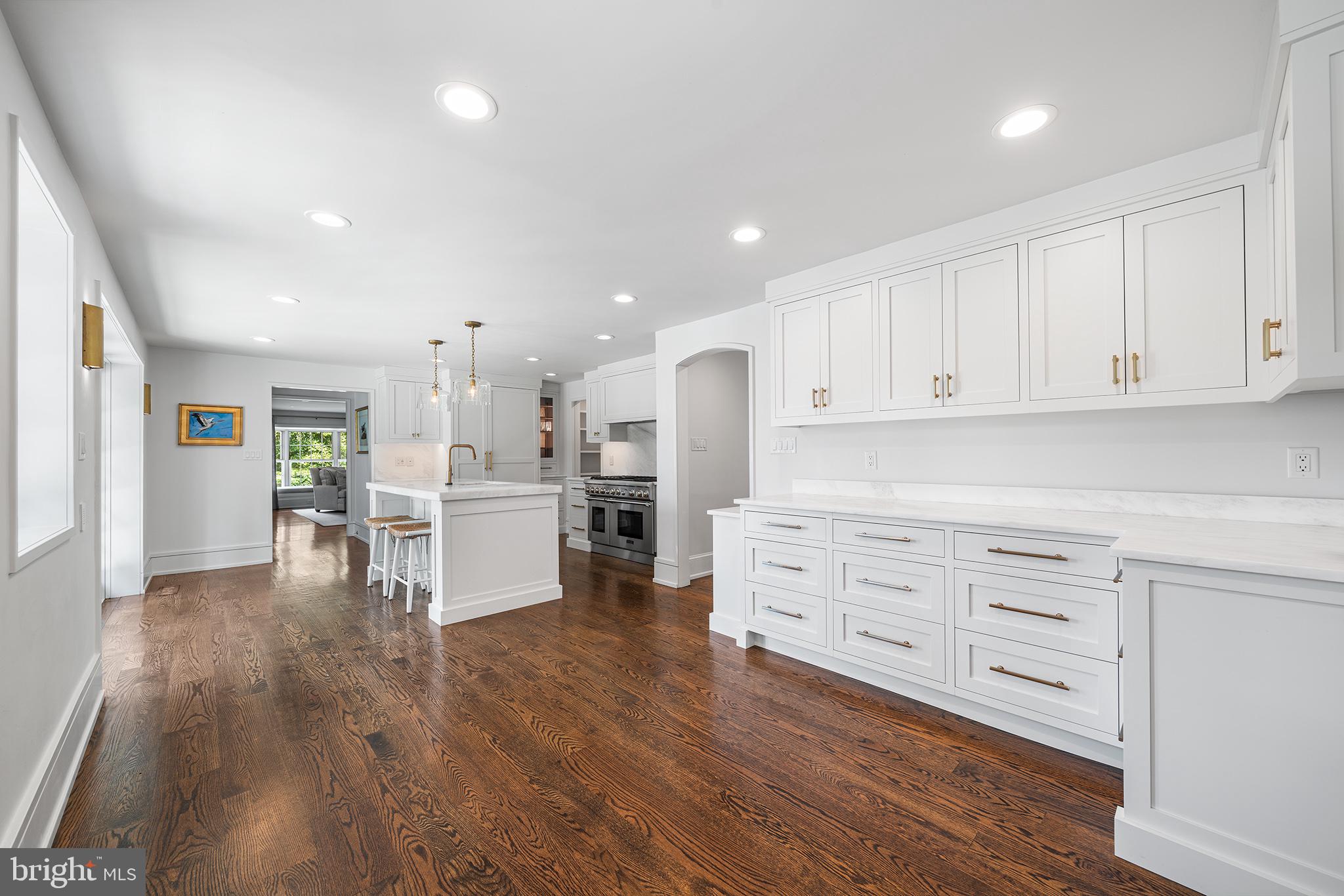 RADNOR HUNT - Residential