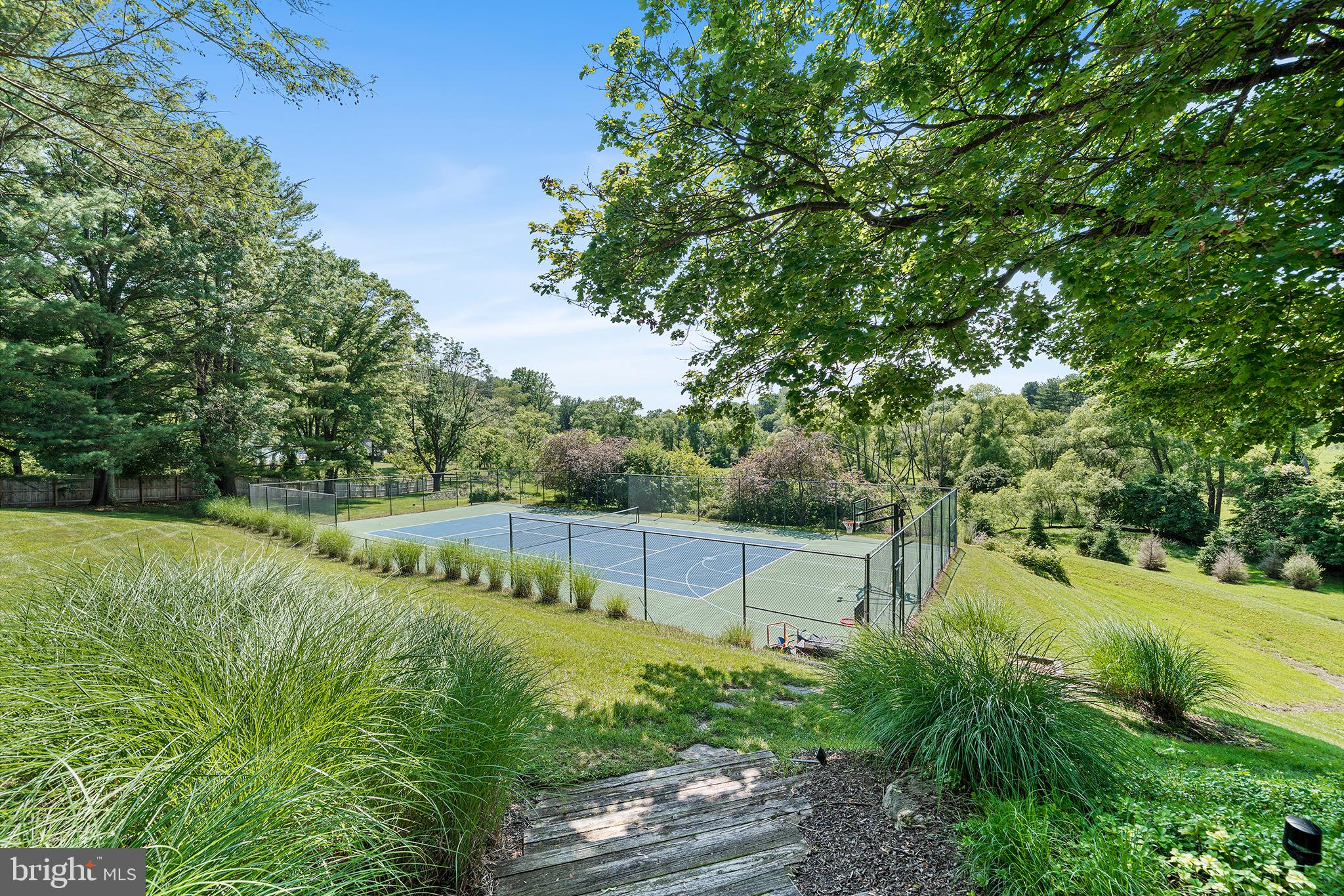 RADNOR HUNT - Residential