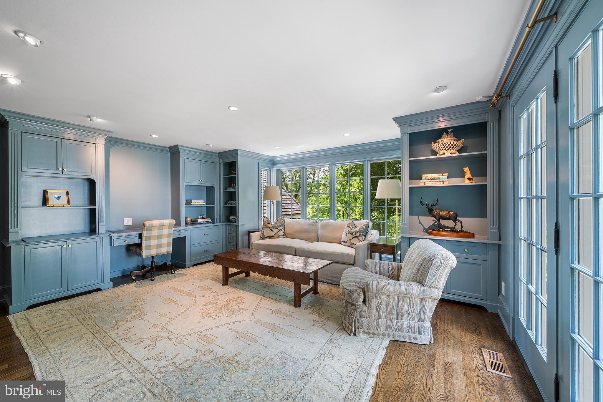 RADNOR HUNT - Residential