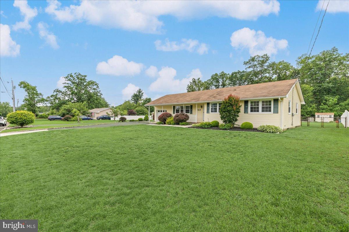 12 WOODLAWN AVENUE