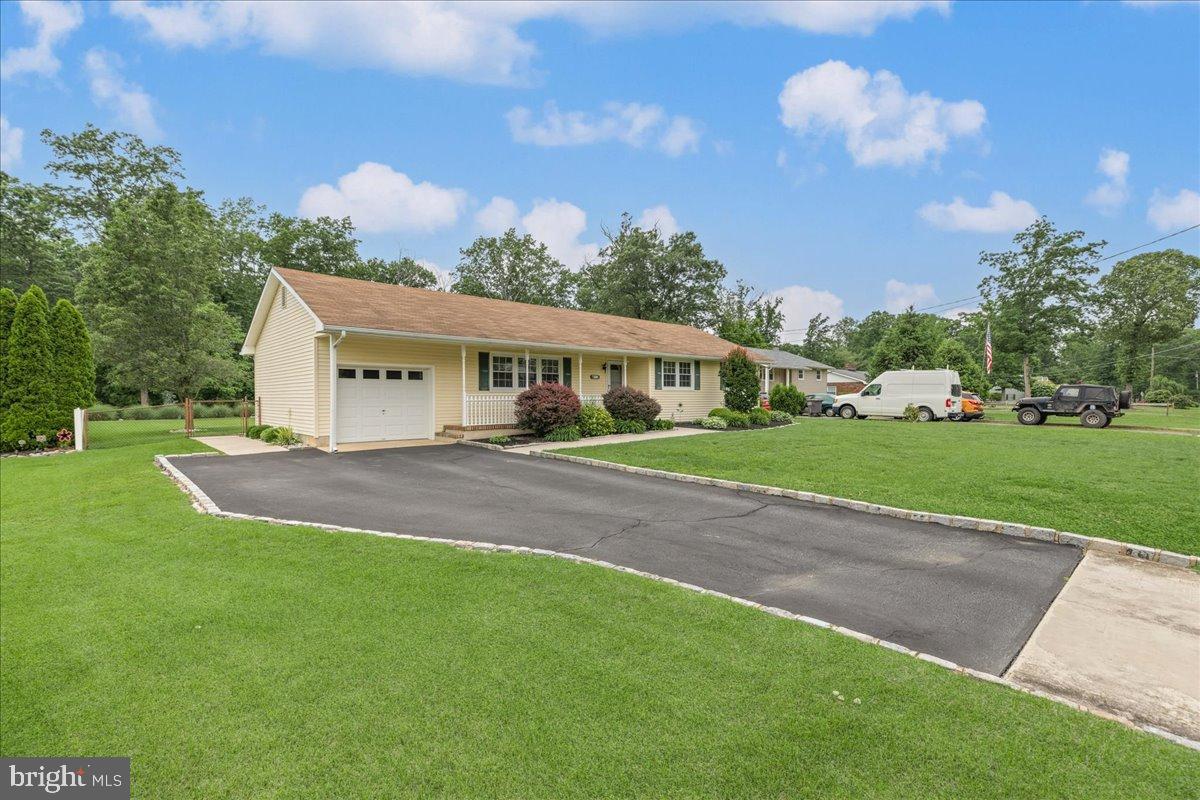 12 WOODLAWN AVENUE