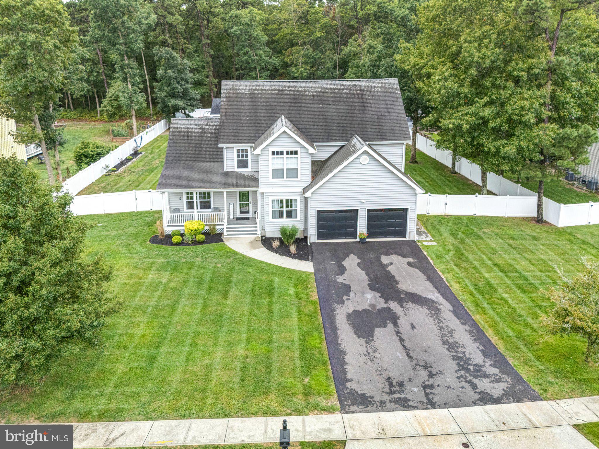 8 EDWARDS COURT