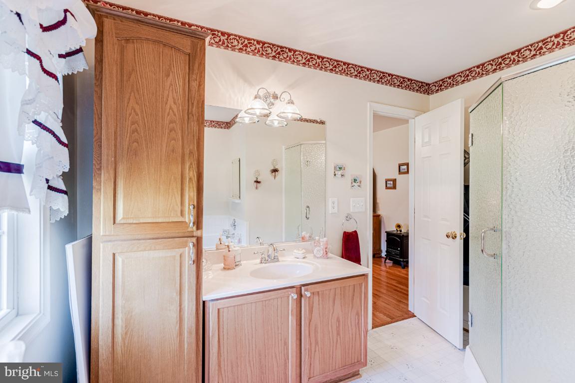 CHURCHILL - Residential