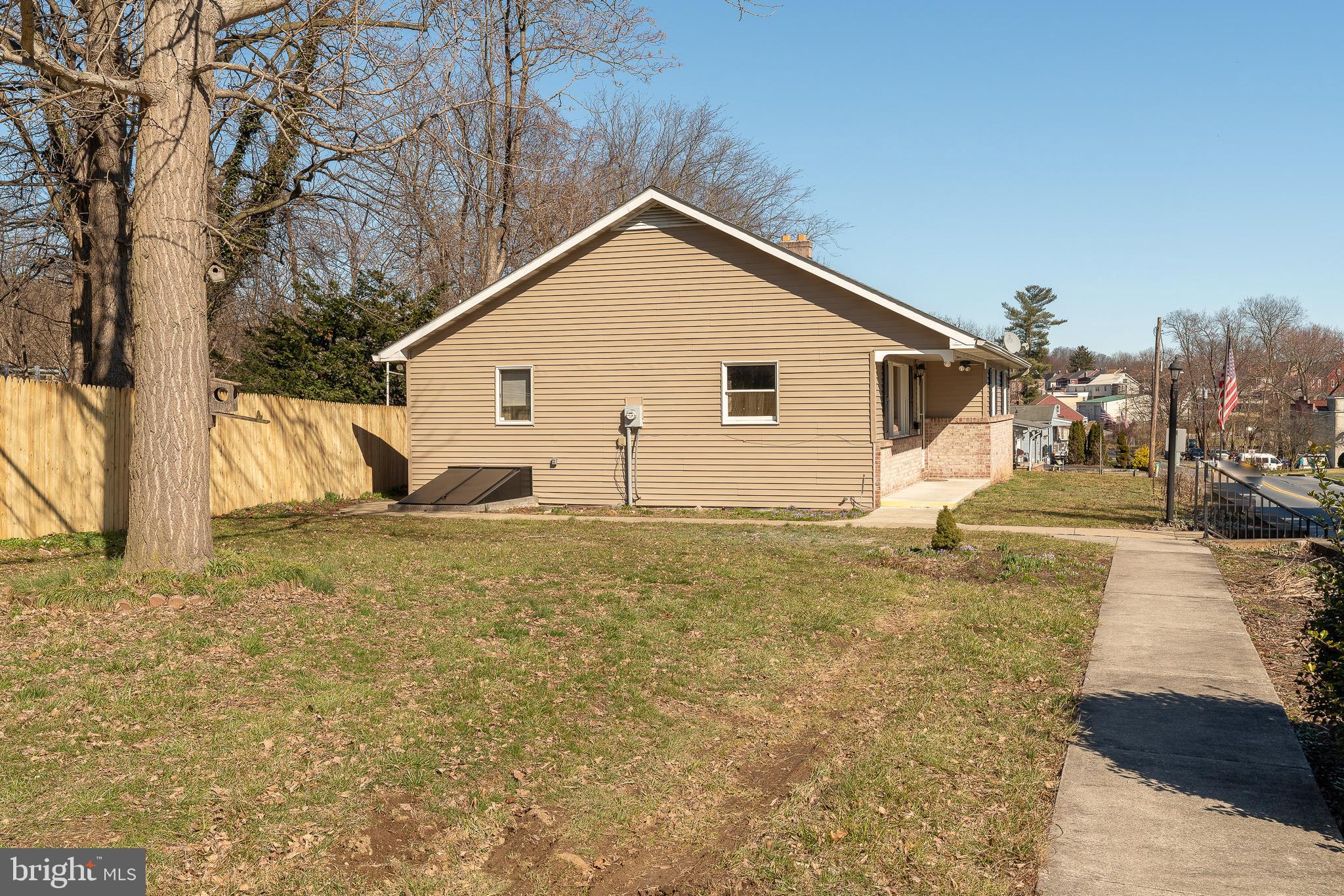 COLUMBIA - Residential