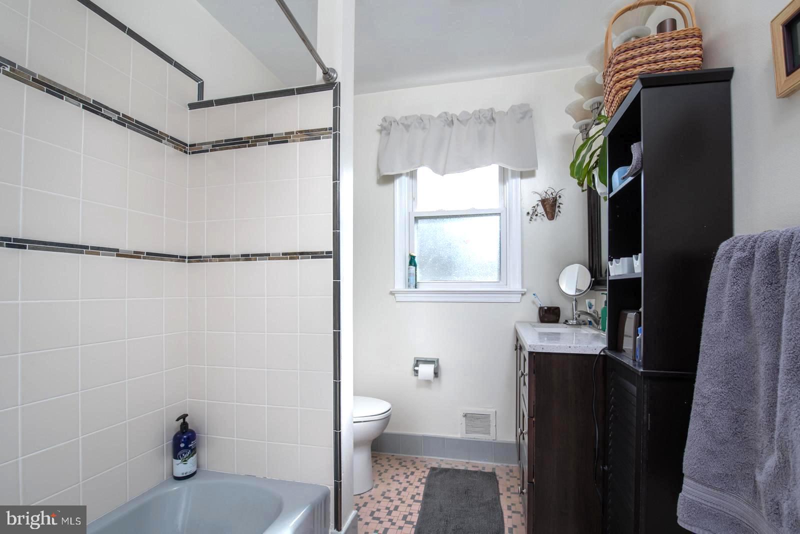 HOLLIN HALL VILLAGE - Residential Lease