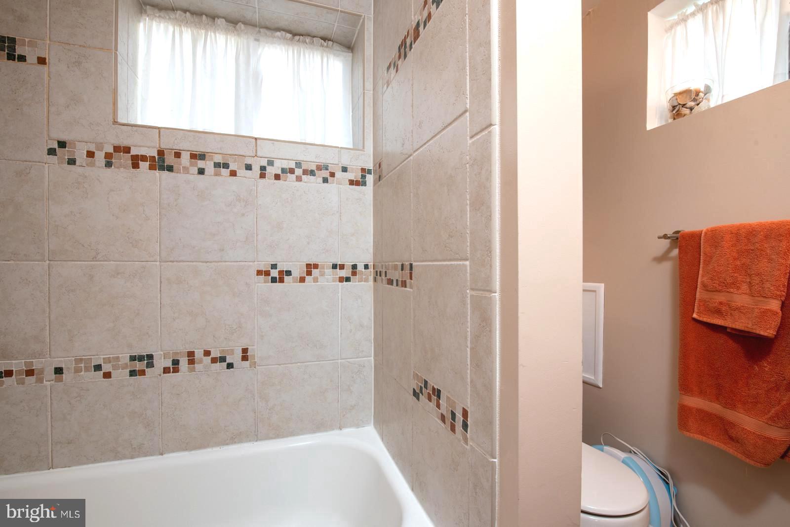 HOLLIN HALL VILLAGE - Residential Lease