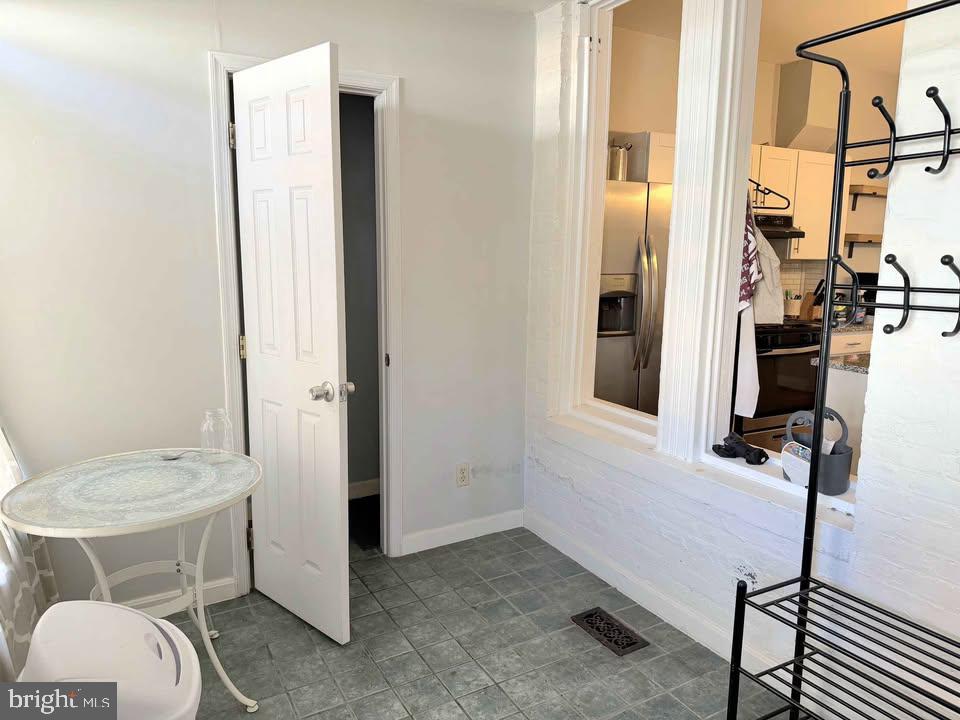 HIGHLANDTOWN - Residential Lease