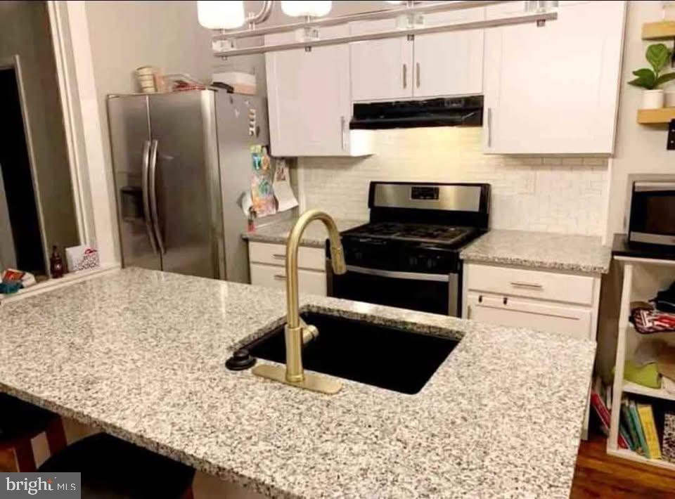 HIGHLANDTOWN - Residential Lease