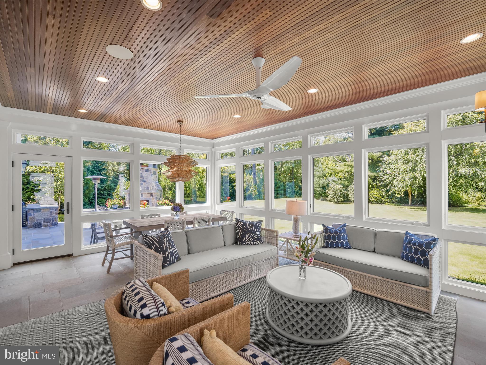 GIBSON ISLAND - Residential