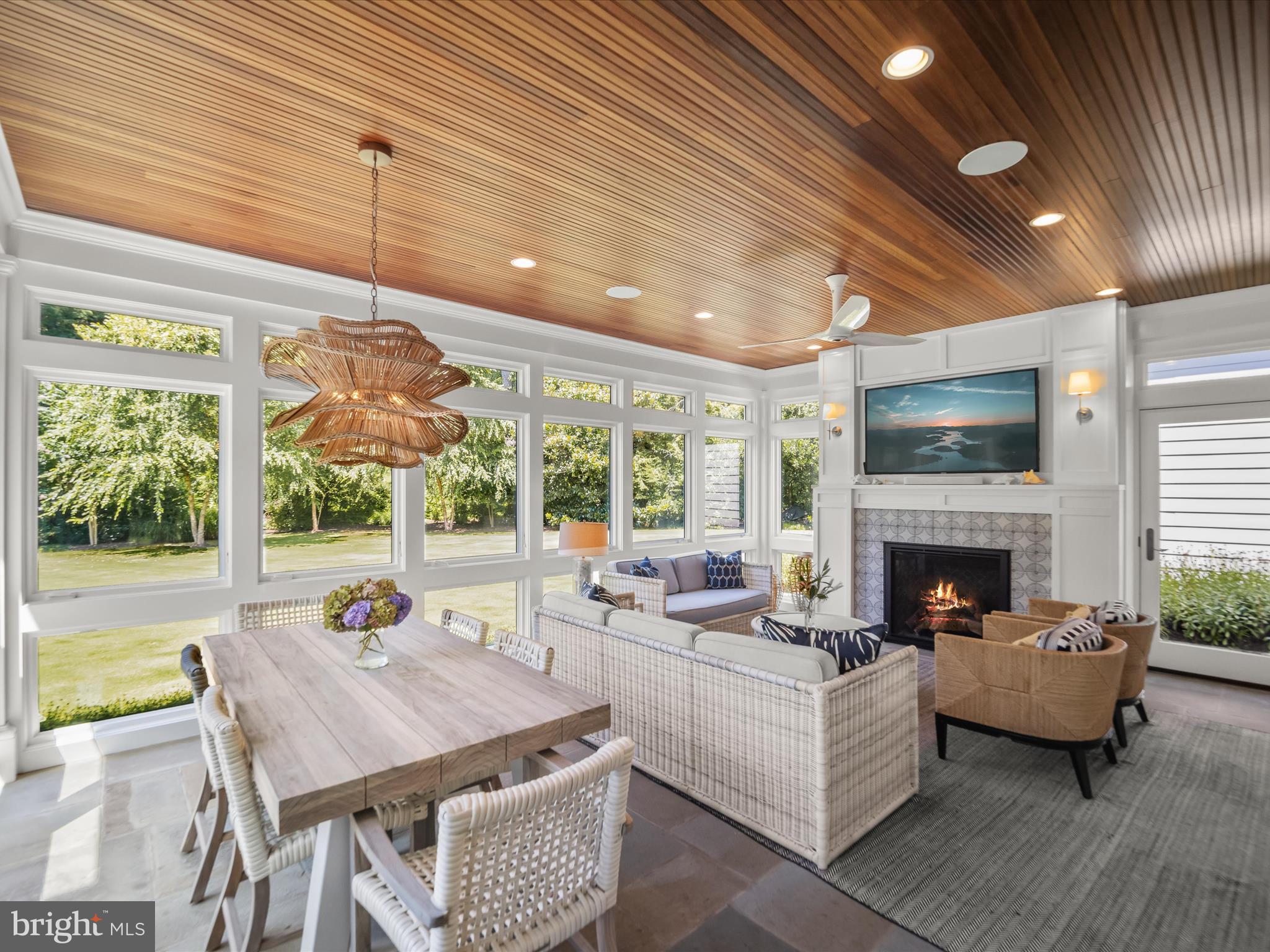 GIBSON ISLAND - Residential