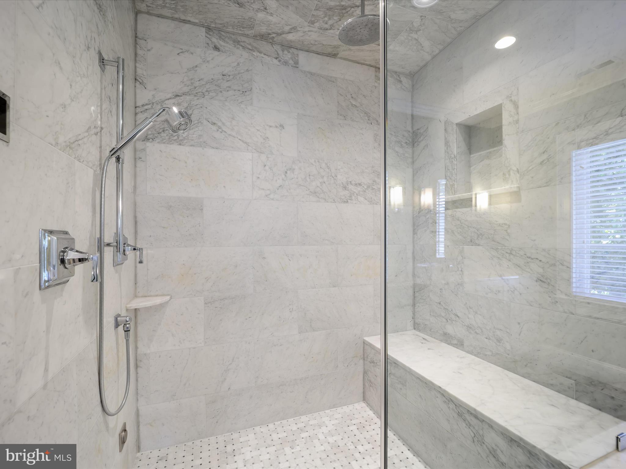 GIBSON ISLAND - Residential