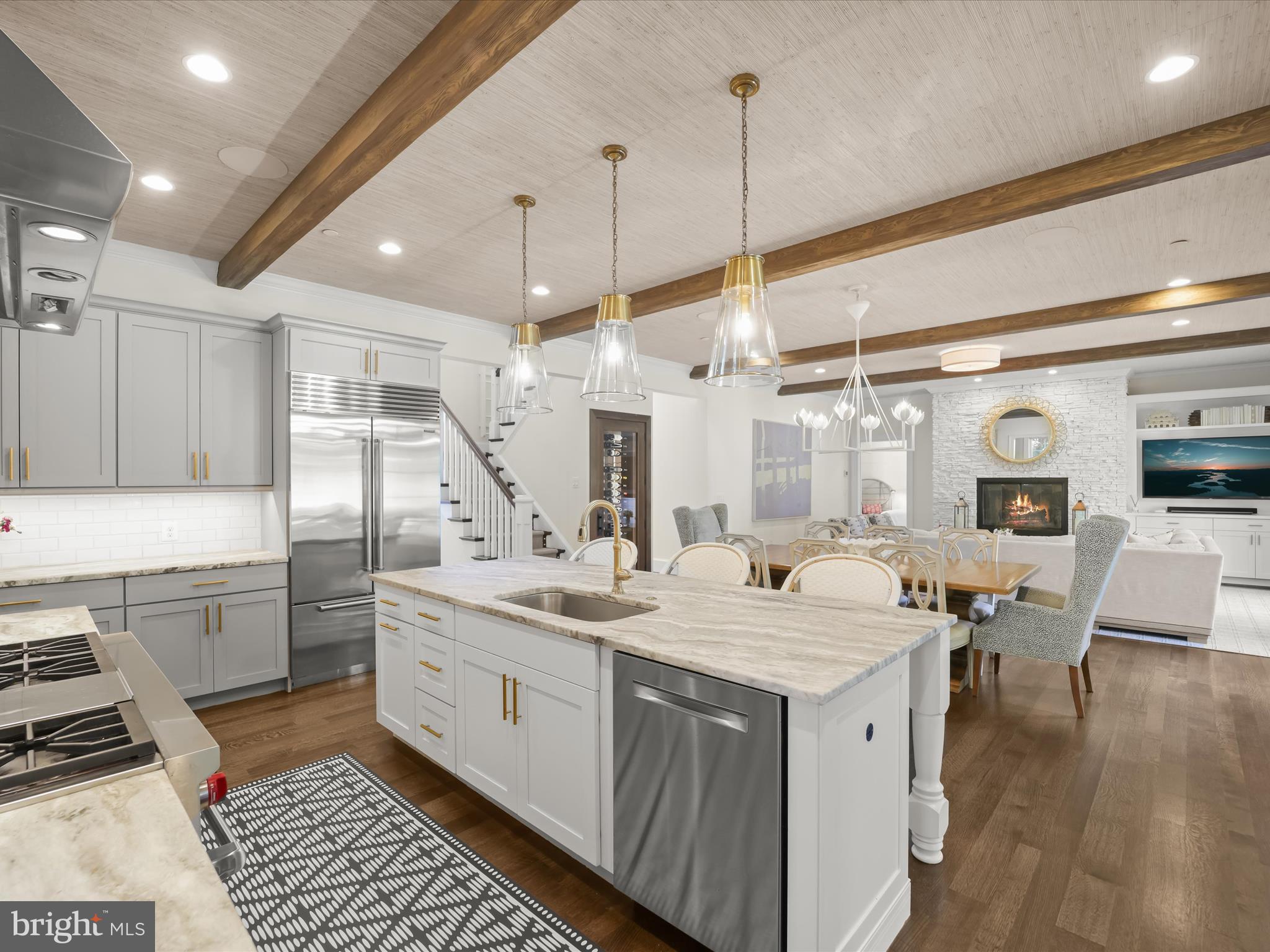 GIBSON ISLAND - Residential