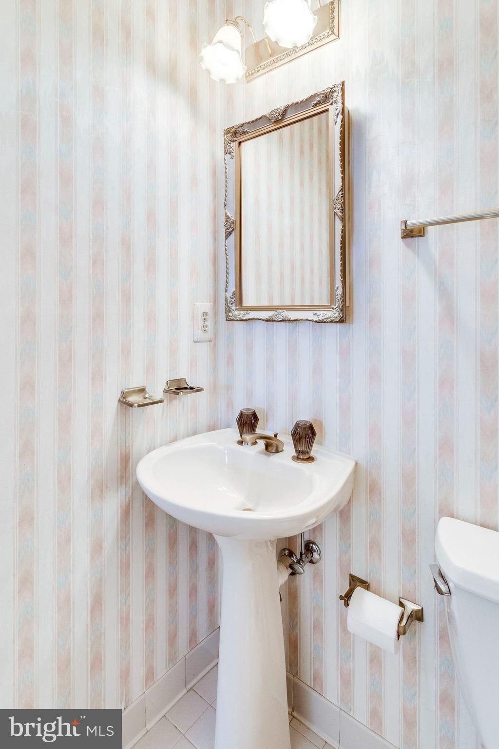 VAN DORN VILLAGE - Residential Lease