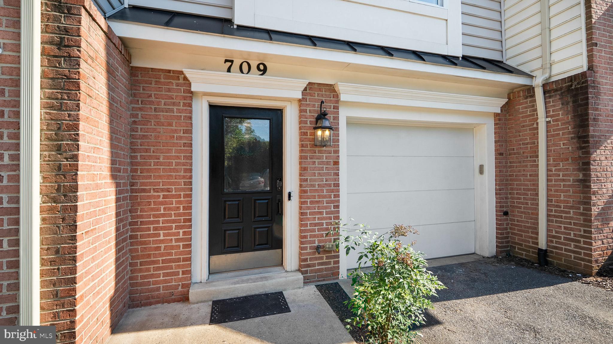 709 GLOUSTER KNOLL DRIVE