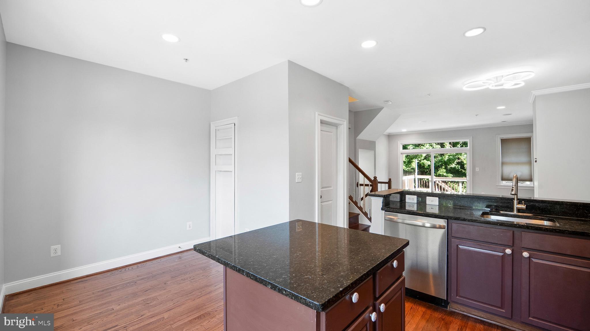 PT WHEATON OUT - Residential