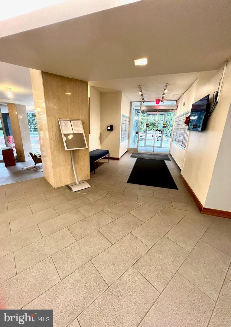 4200 CATHEDRAL AVENUE NW 216