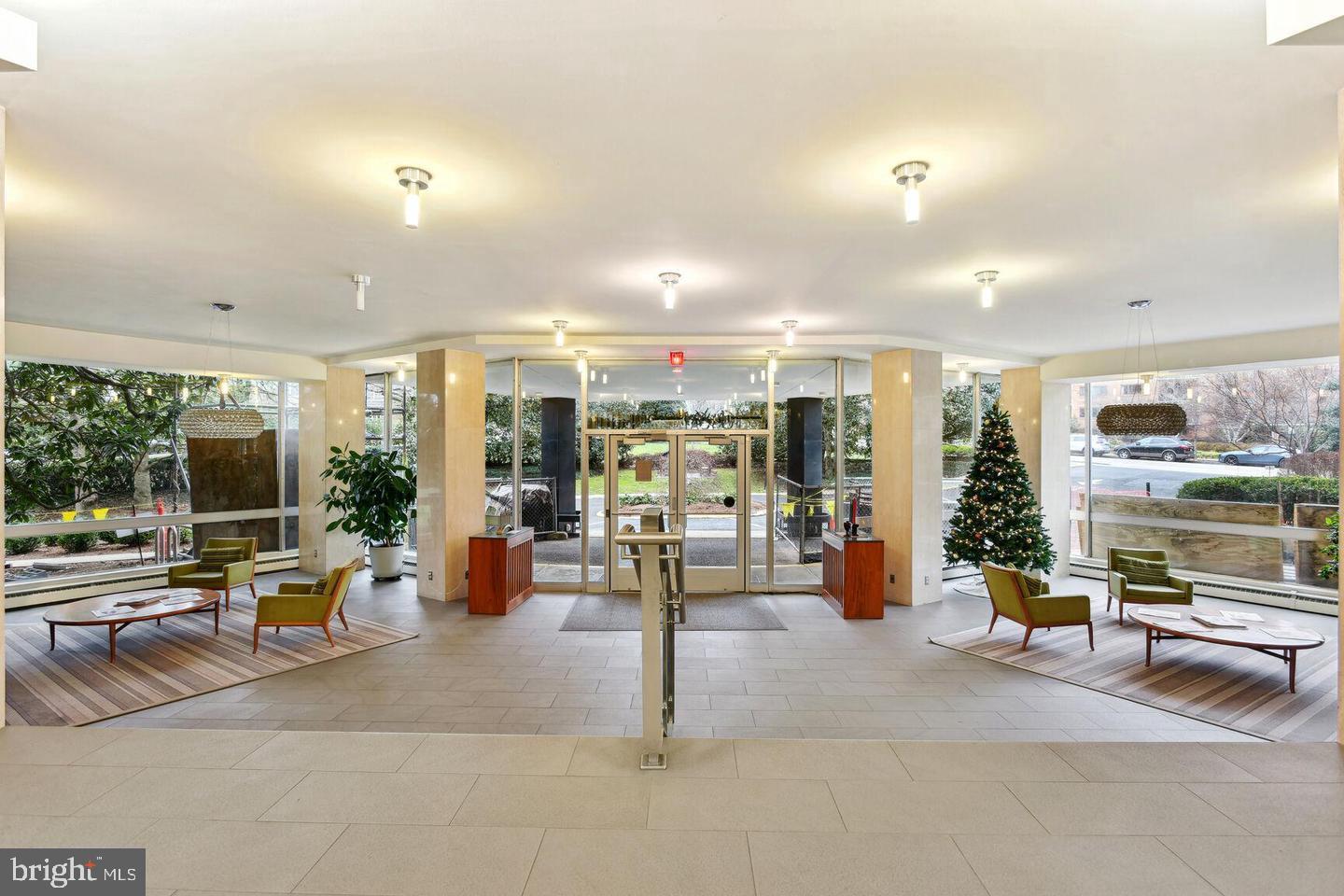 4200 CATHEDRAL AVENUE NW 216