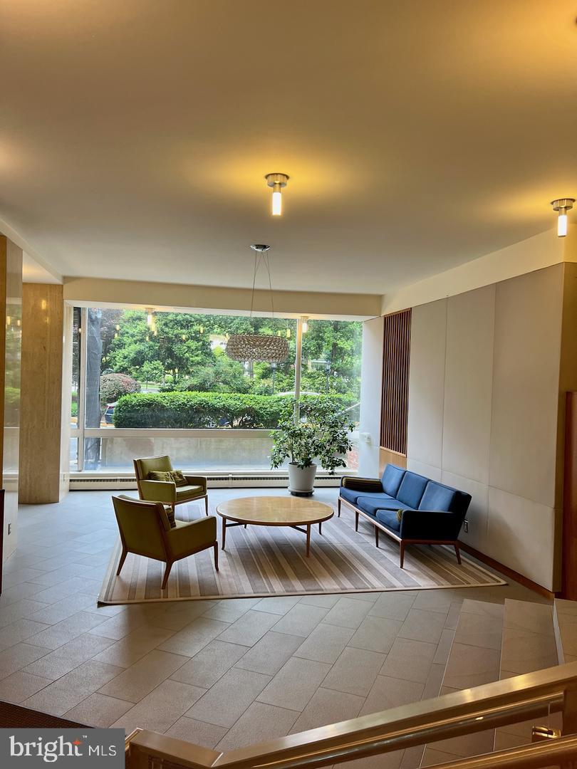 4200 CATHEDRAL AVENUE NW 216