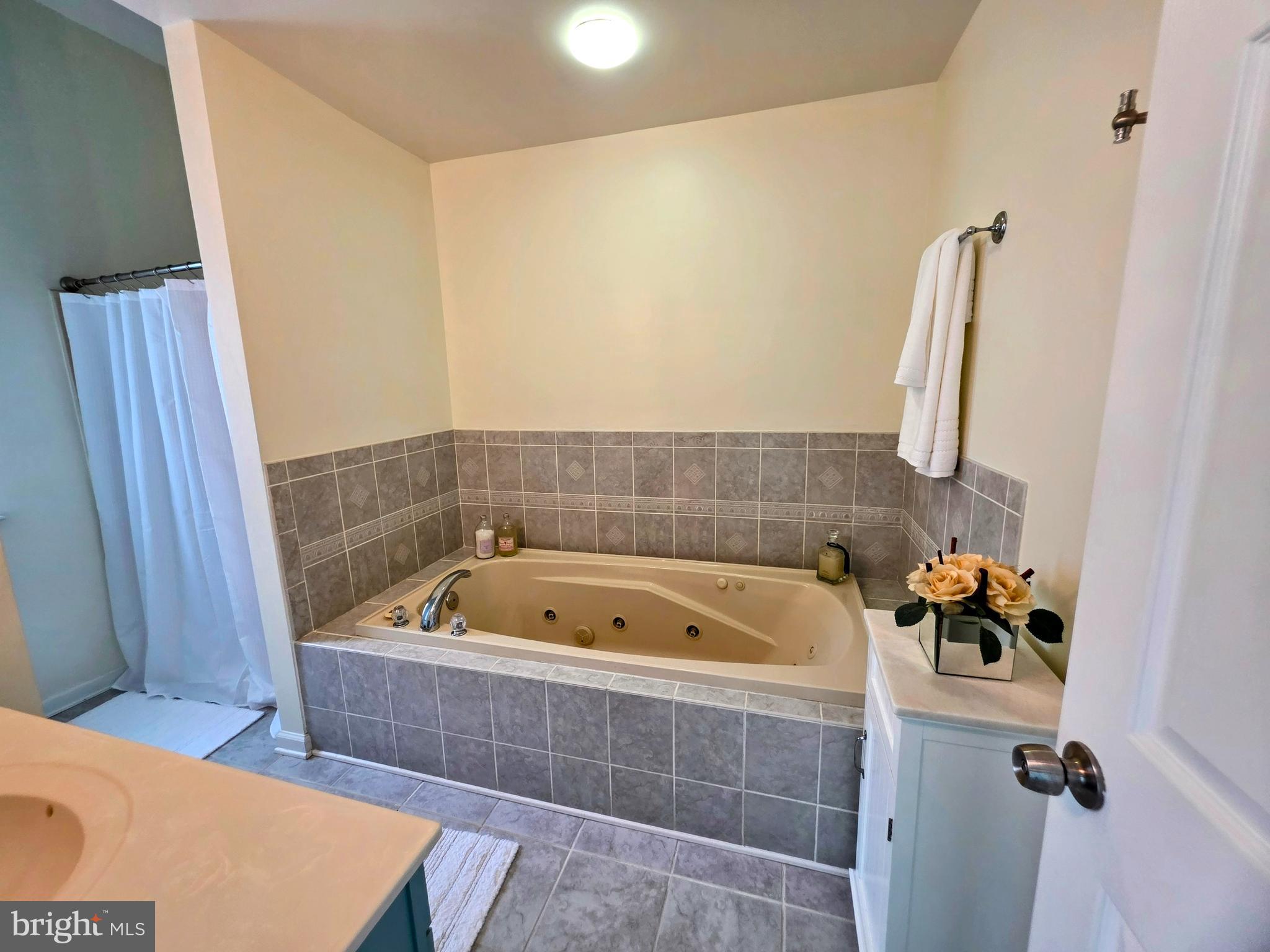 NEELD ESTATE - Residential