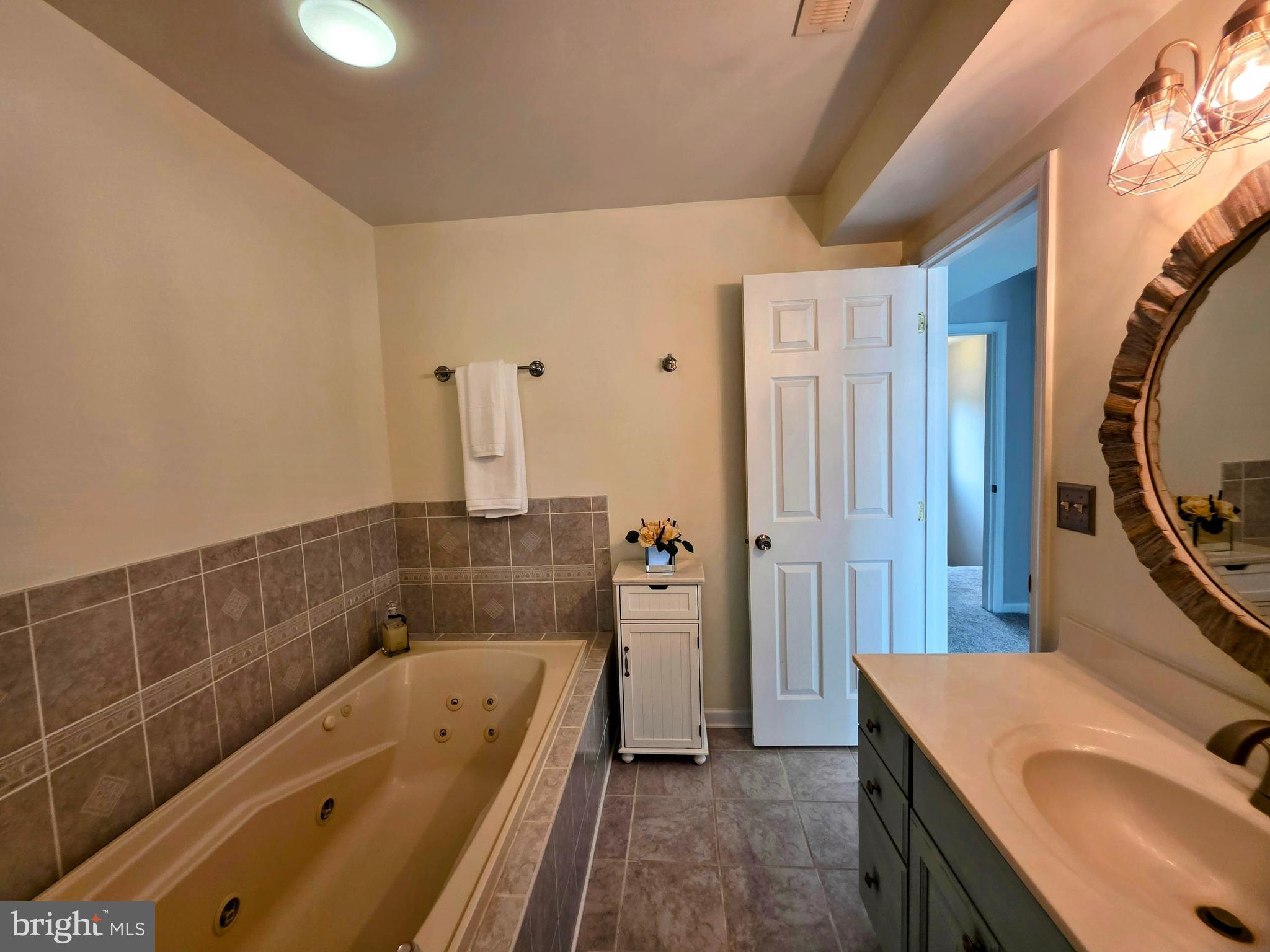 NEELD ESTATE - Residential