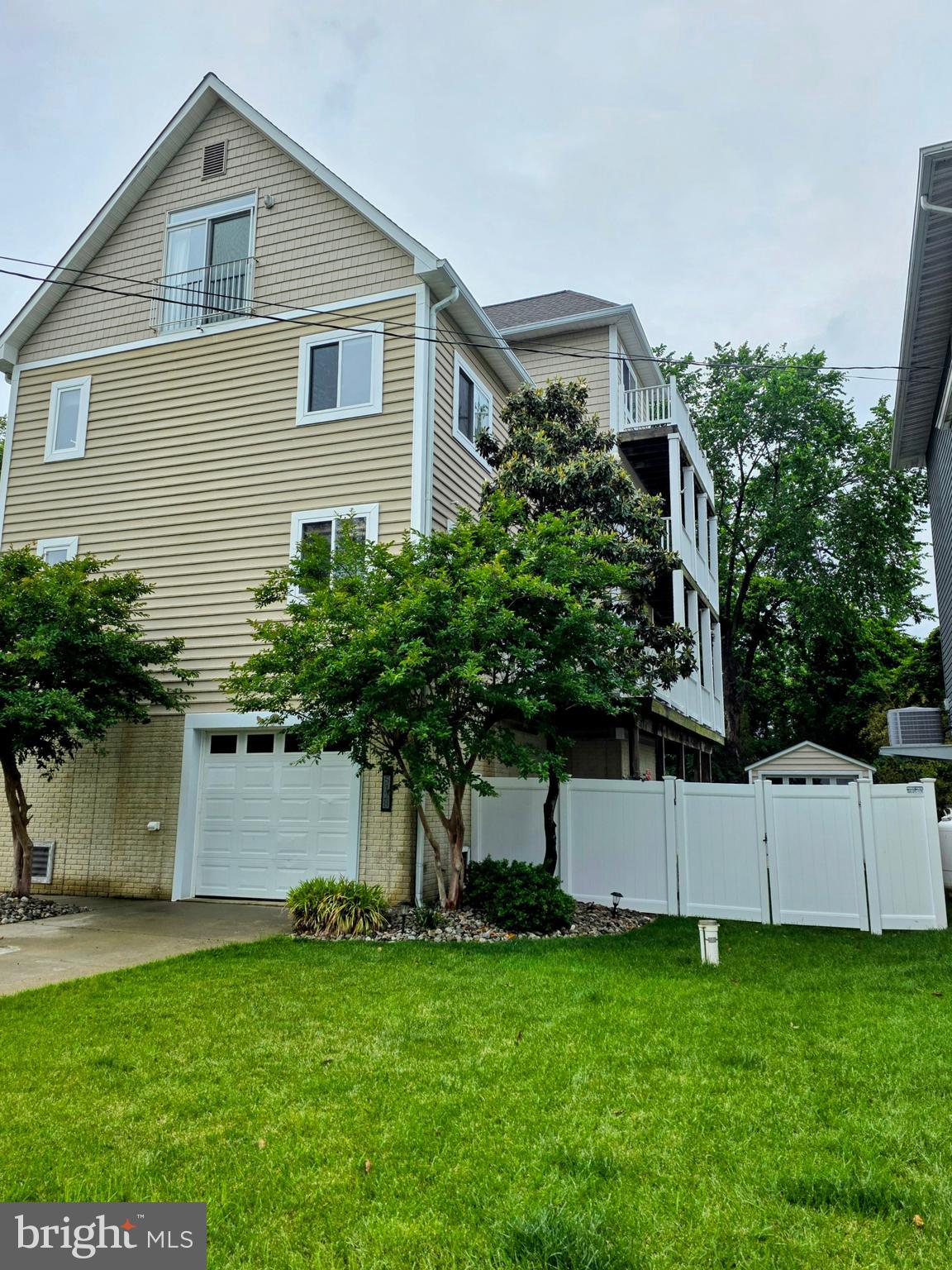 NEELD ESTATE - Residential