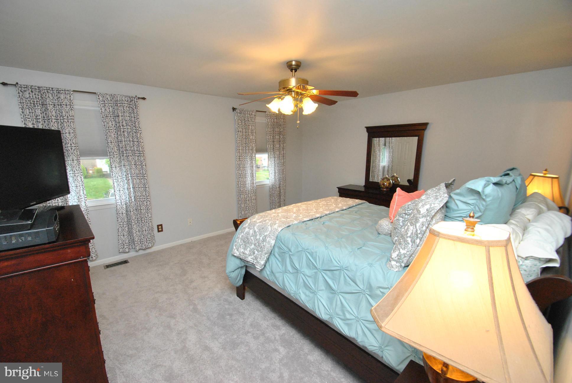 DOUBLE ROCK TOWNHOUSES - Residential