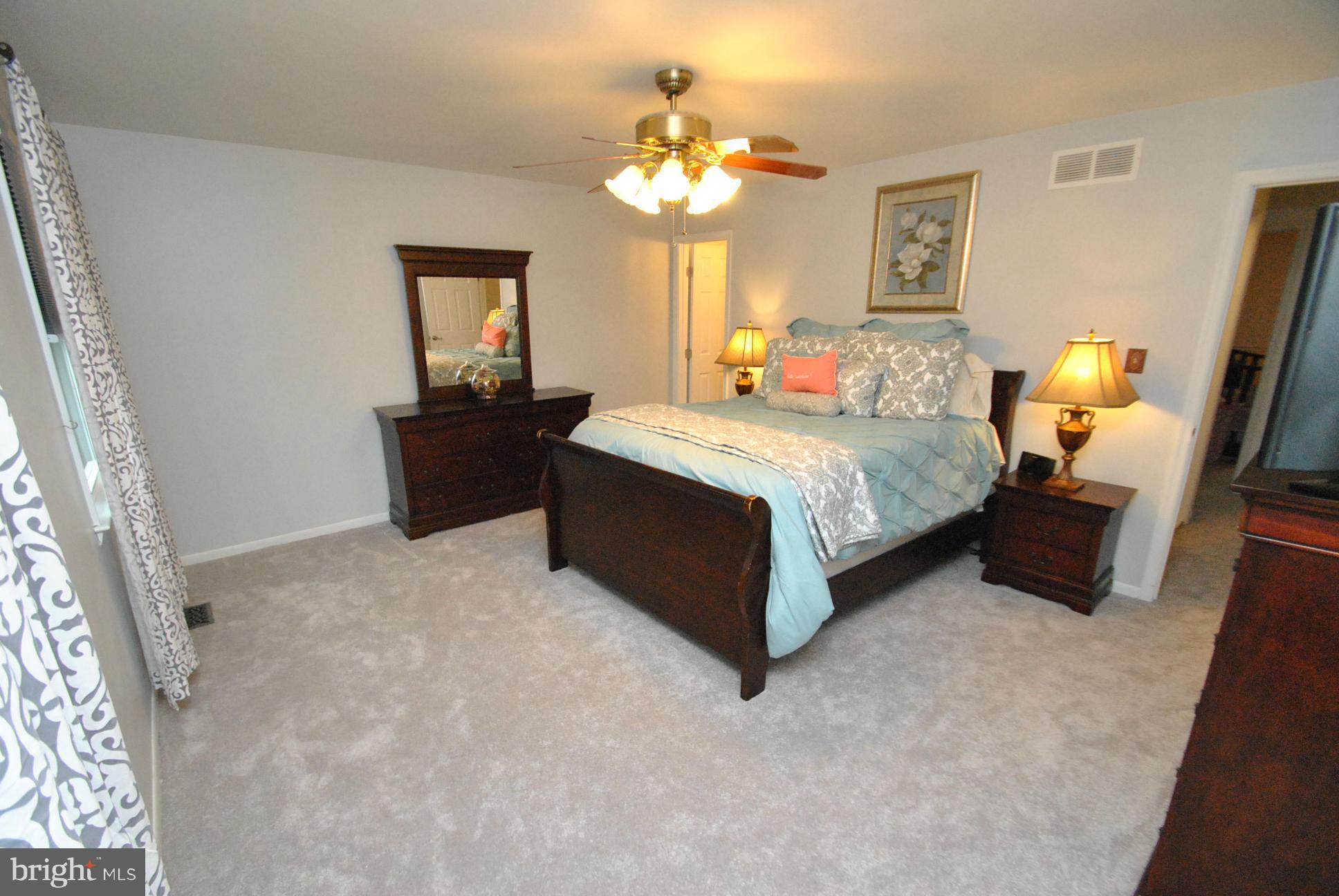 DOUBLE ROCK TOWNHOUSES - Residential