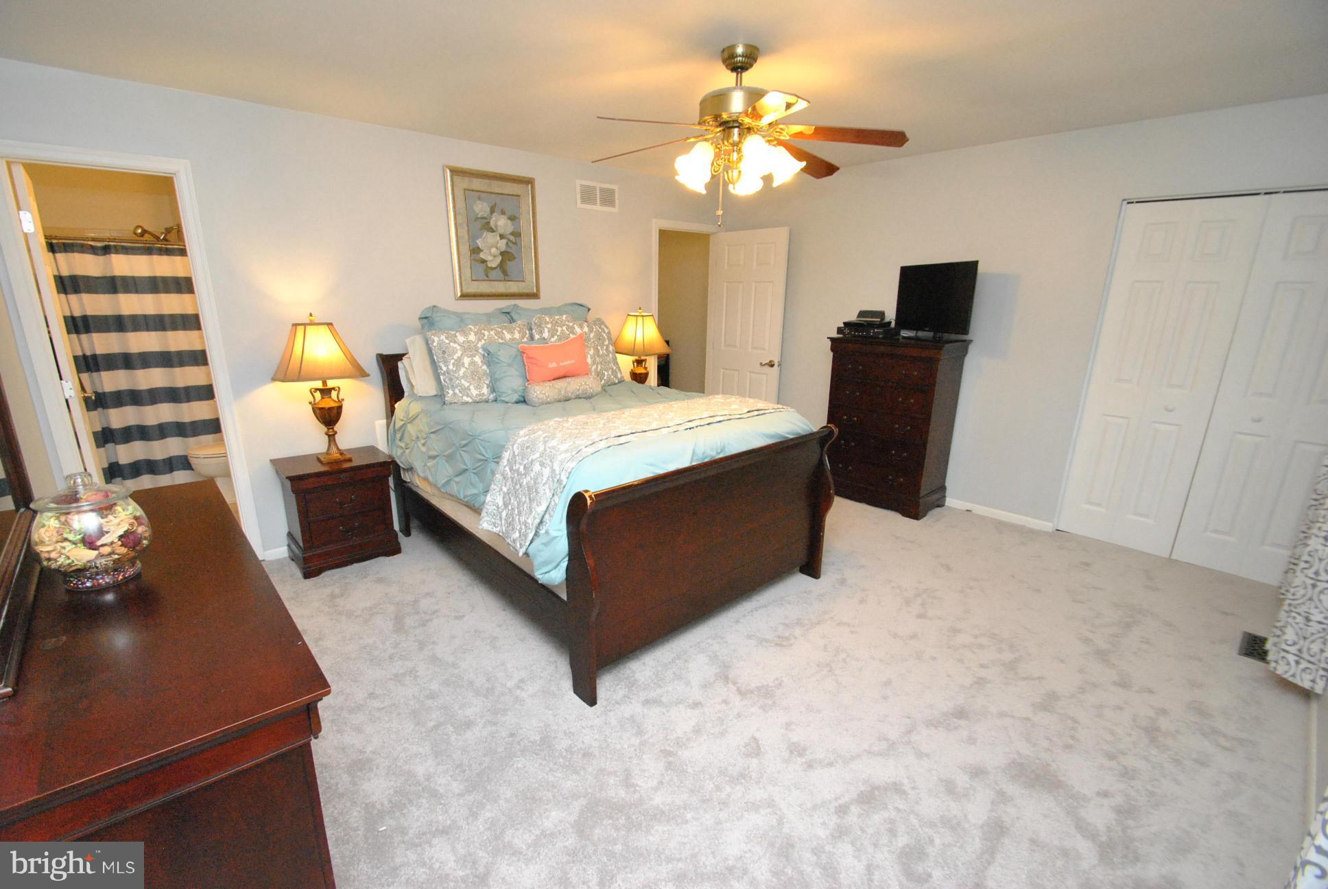 DOUBLE ROCK TOWNHOUSES - Residential