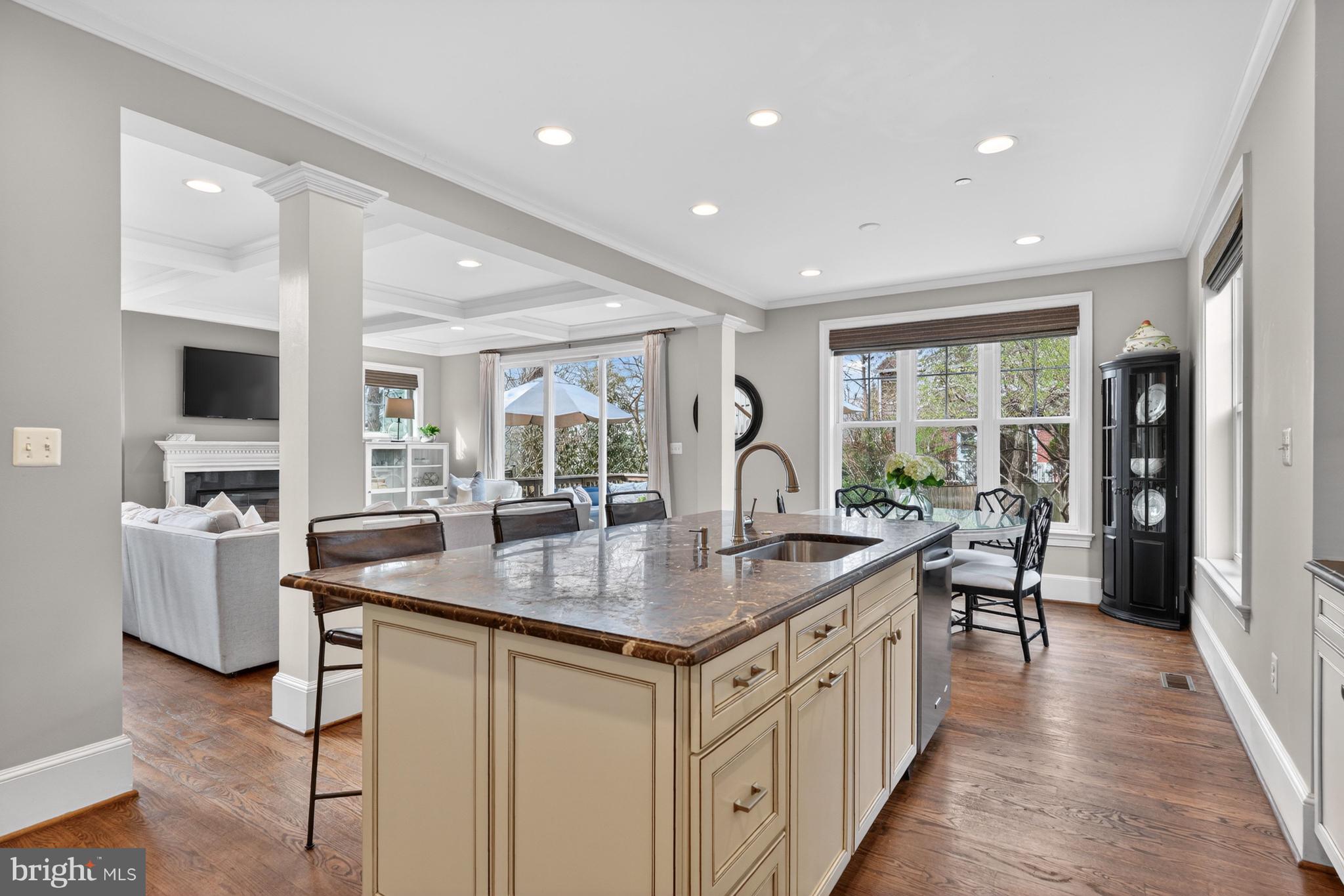 ALTA VISTA TERRACE - Residential