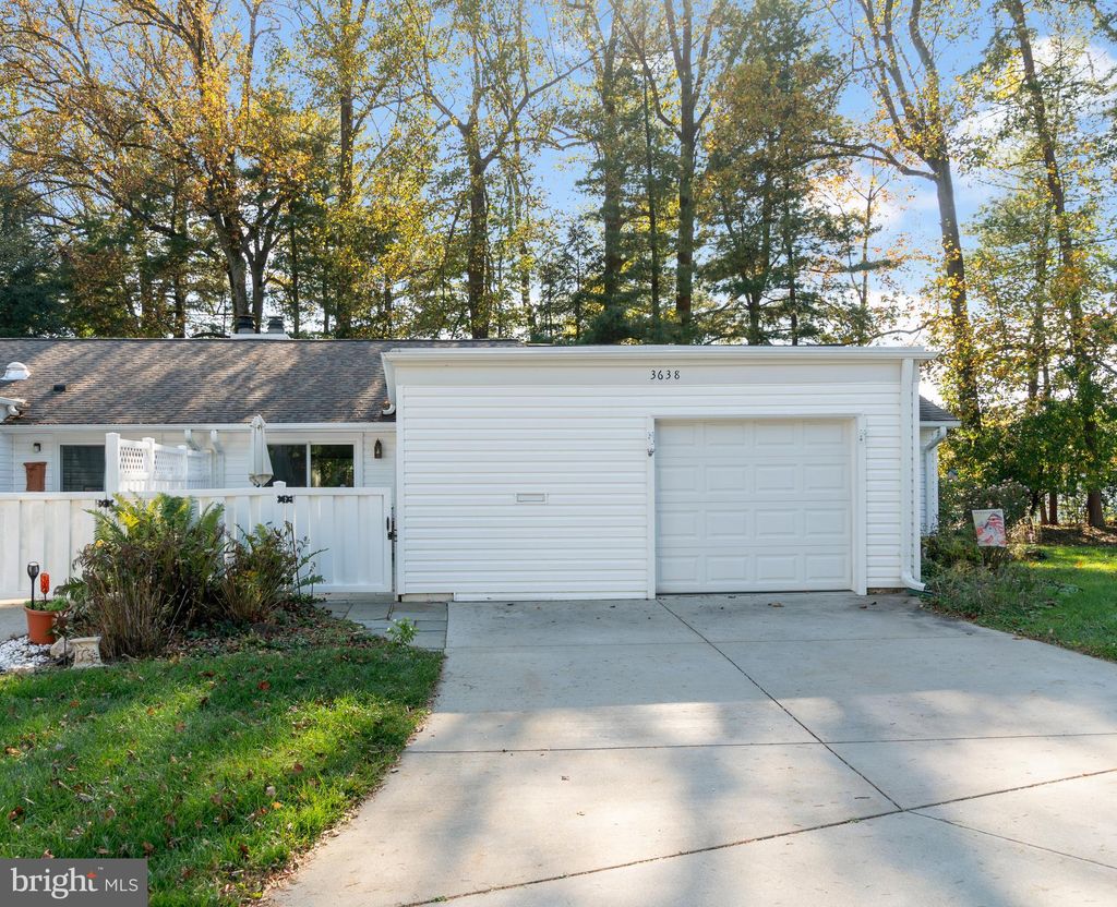 Photo of 3638 Edelmar Terrace #123-B, SILVER SPRING, MD 20906 (MLS # MDMC2205266)