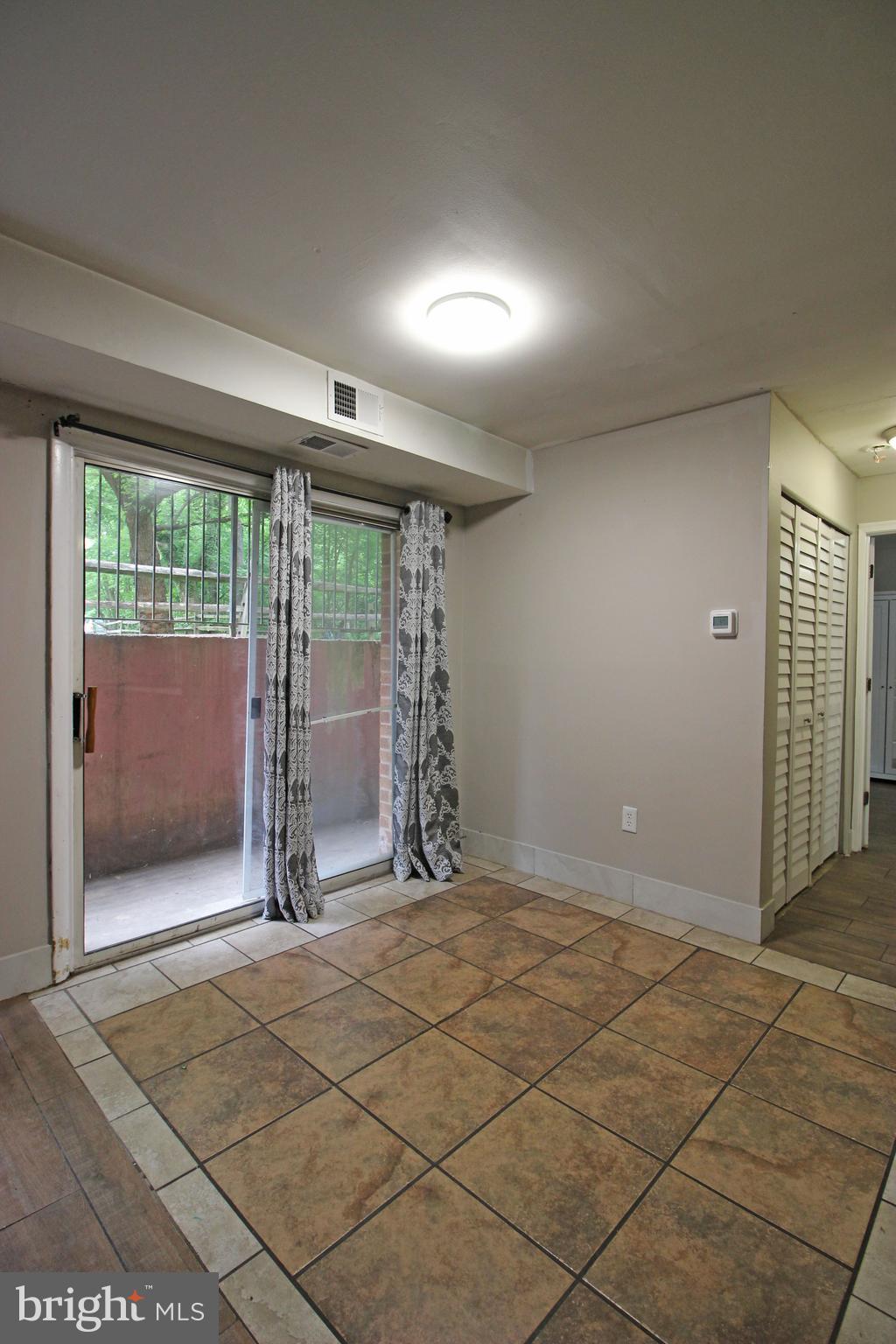 LILAC GARDENS - Residential Lease