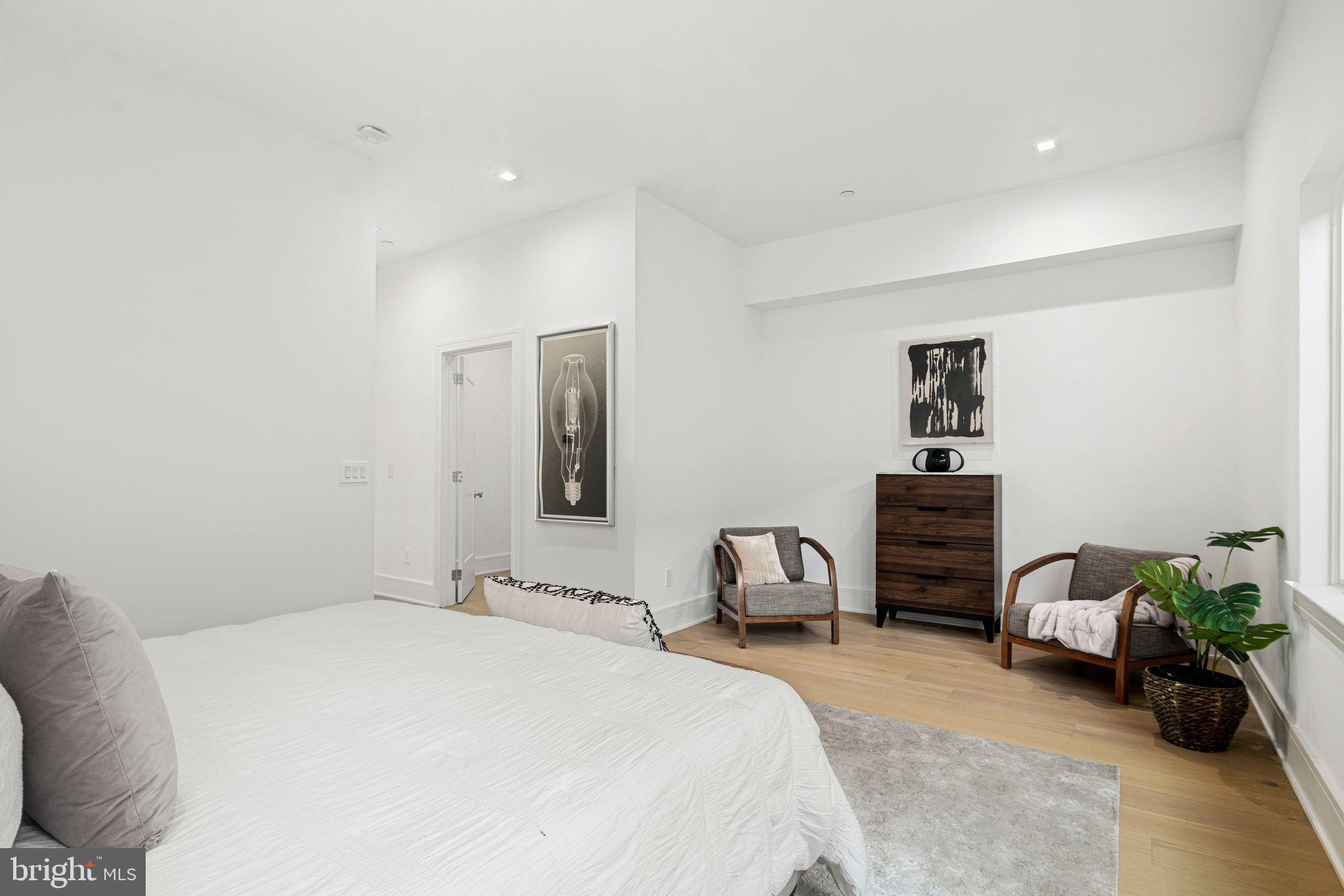 WASHINGTON SQ WEST - Residential