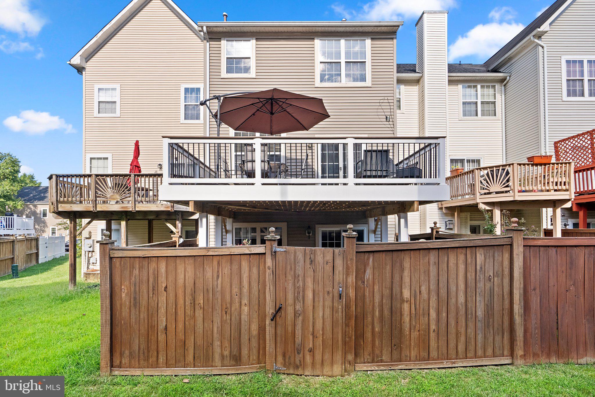 WOODVIEW VILLAGE PLAT 1 - Residential