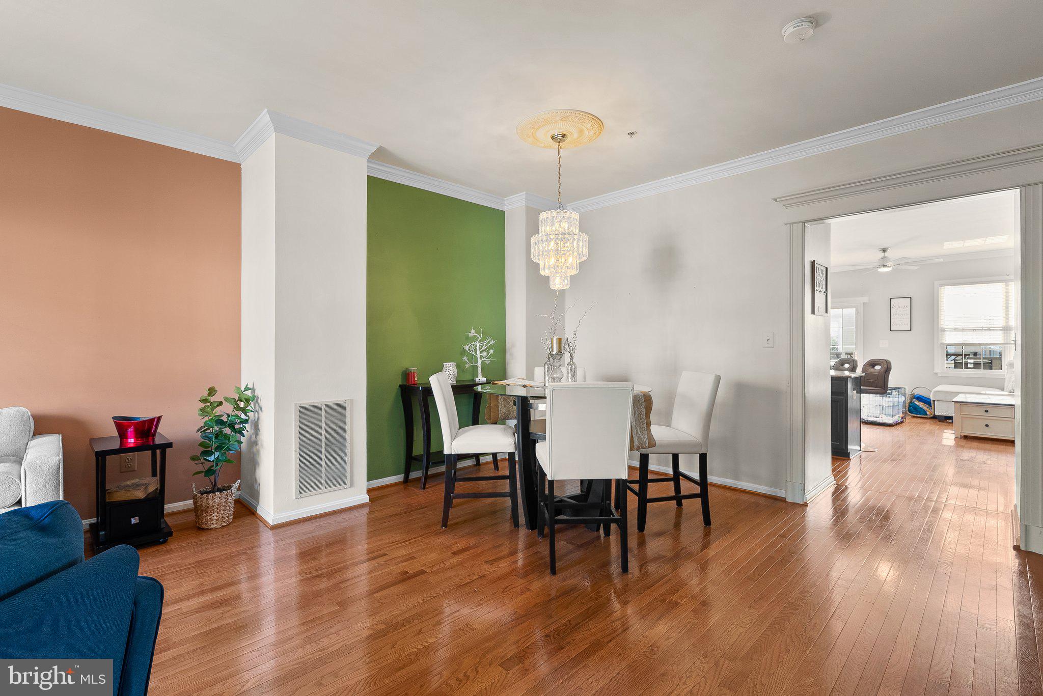 WOODVIEW VILLAGE PLAT 1 - Residential