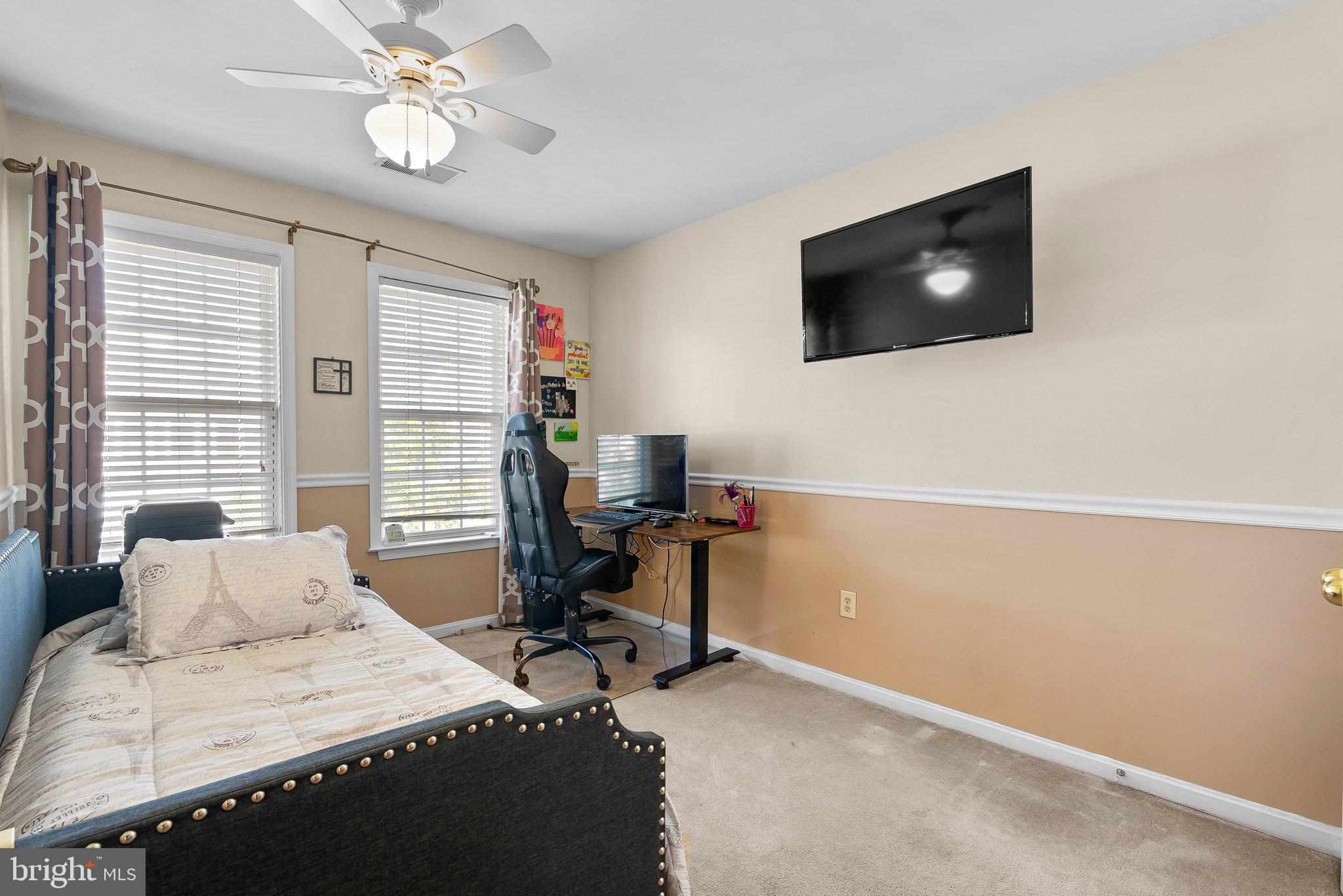 WOODVIEW VILLAGE PLAT 1 - Residential