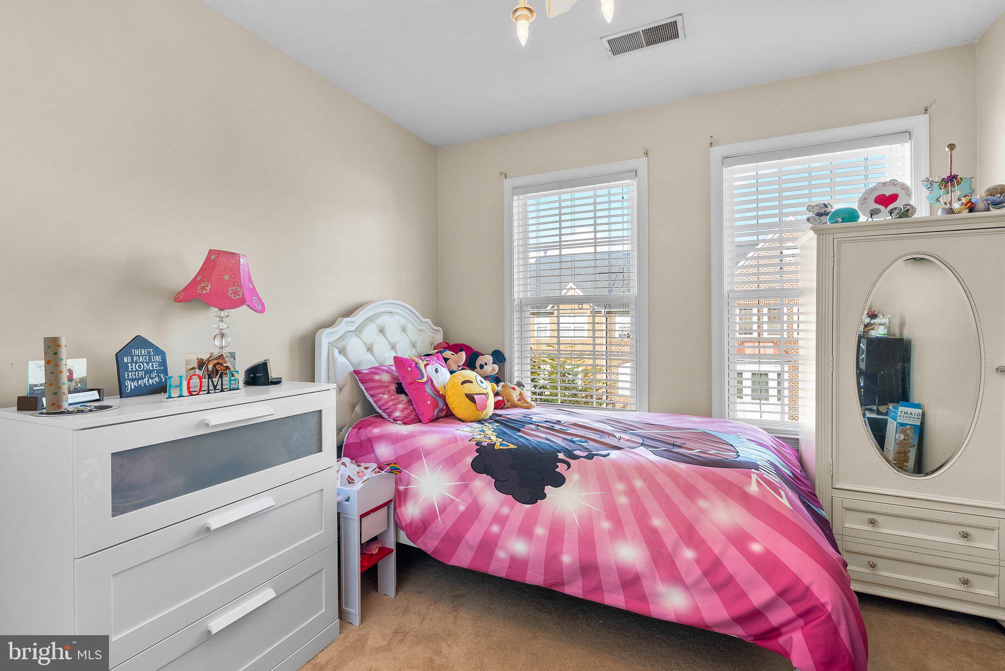 WOODVIEW VILLAGE PLAT 1 - Residential