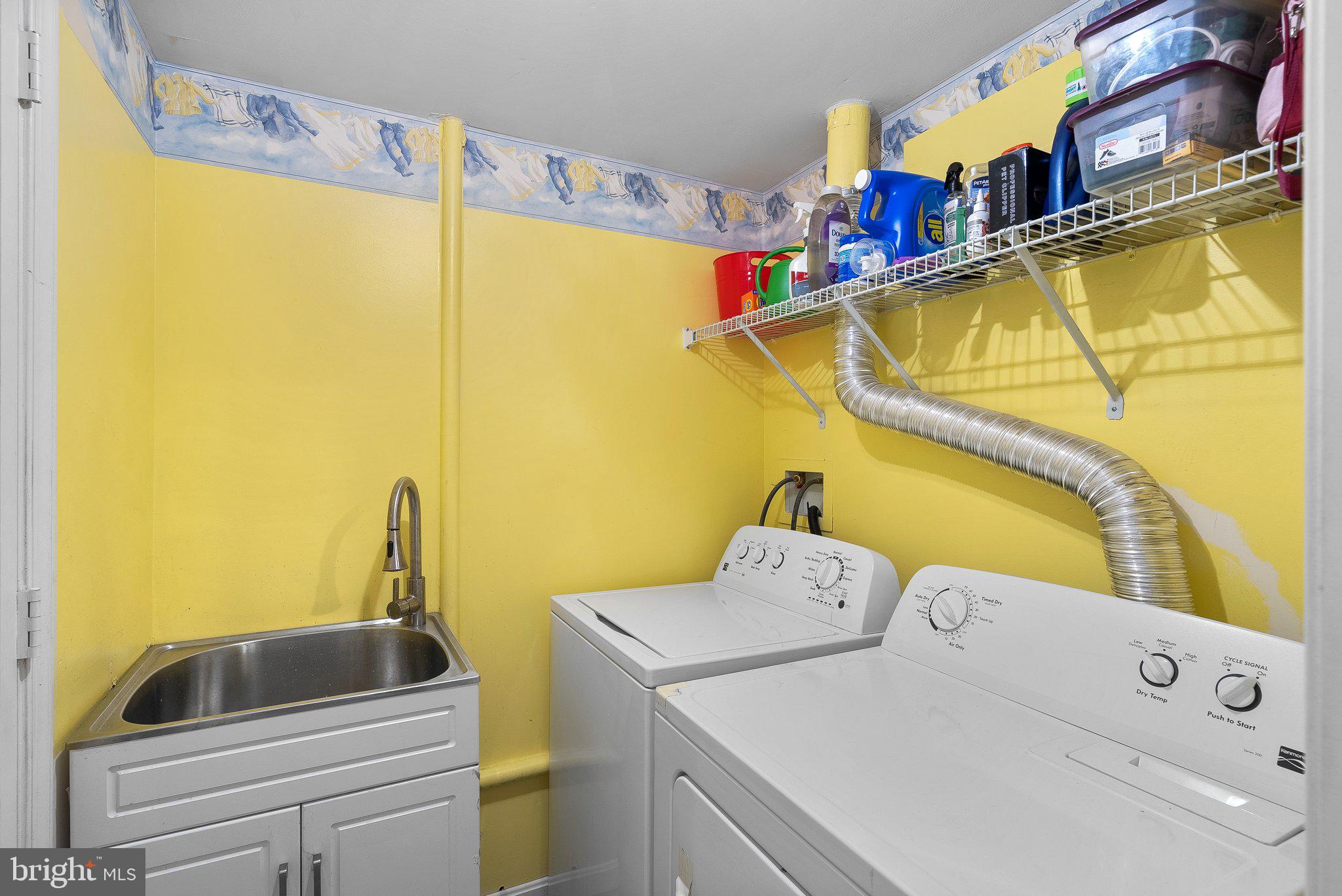 WOODVIEW VILLAGE PLAT 1 - Residential