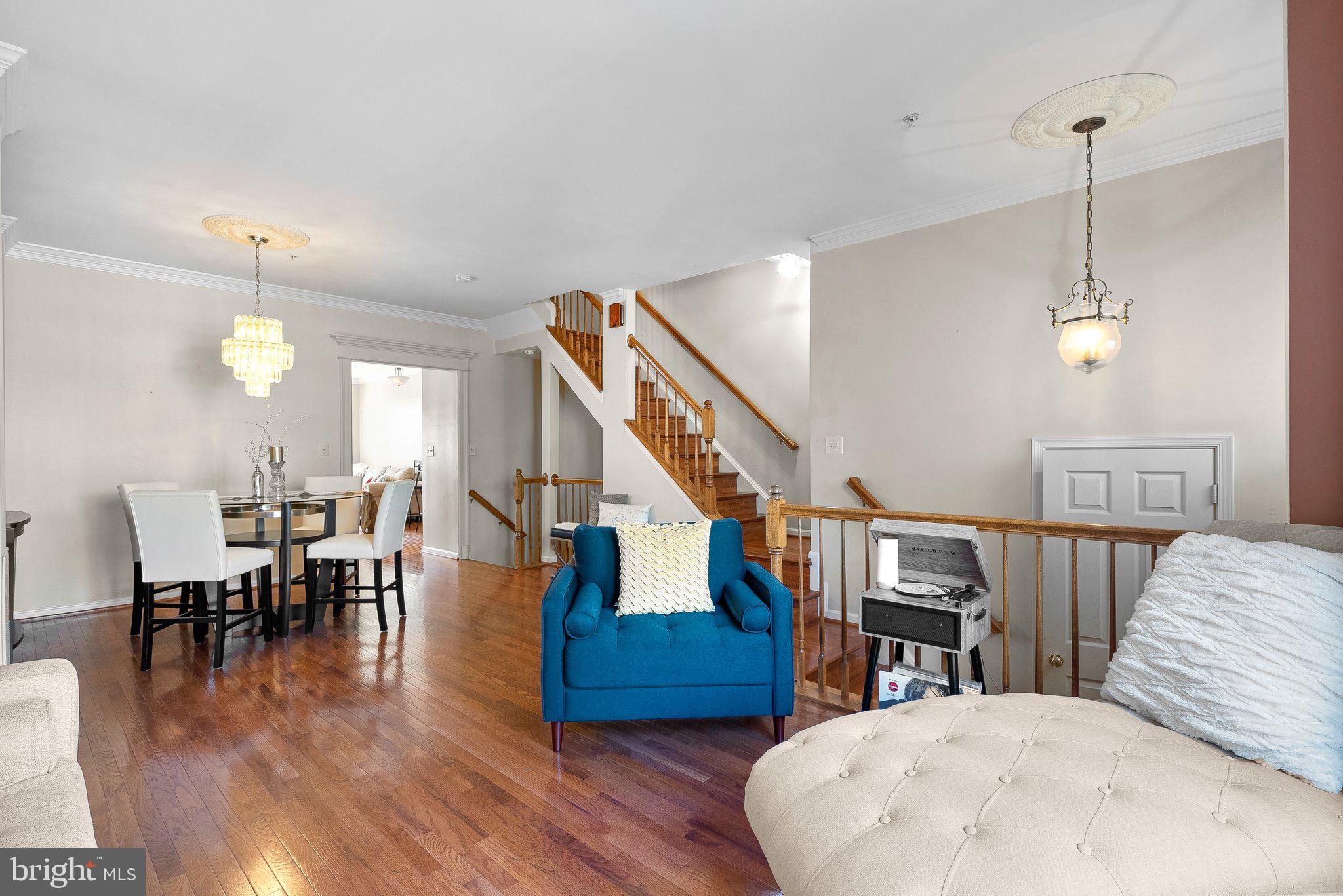 WOODVIEW VILLAGE PLAT 1 - Residential