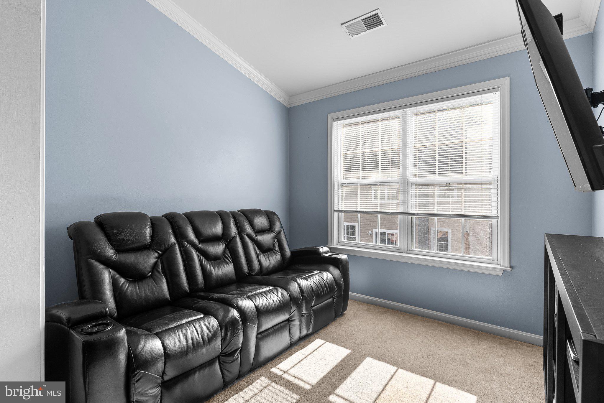 WOODVIEW VILLAGE PLAT 1 - Residential