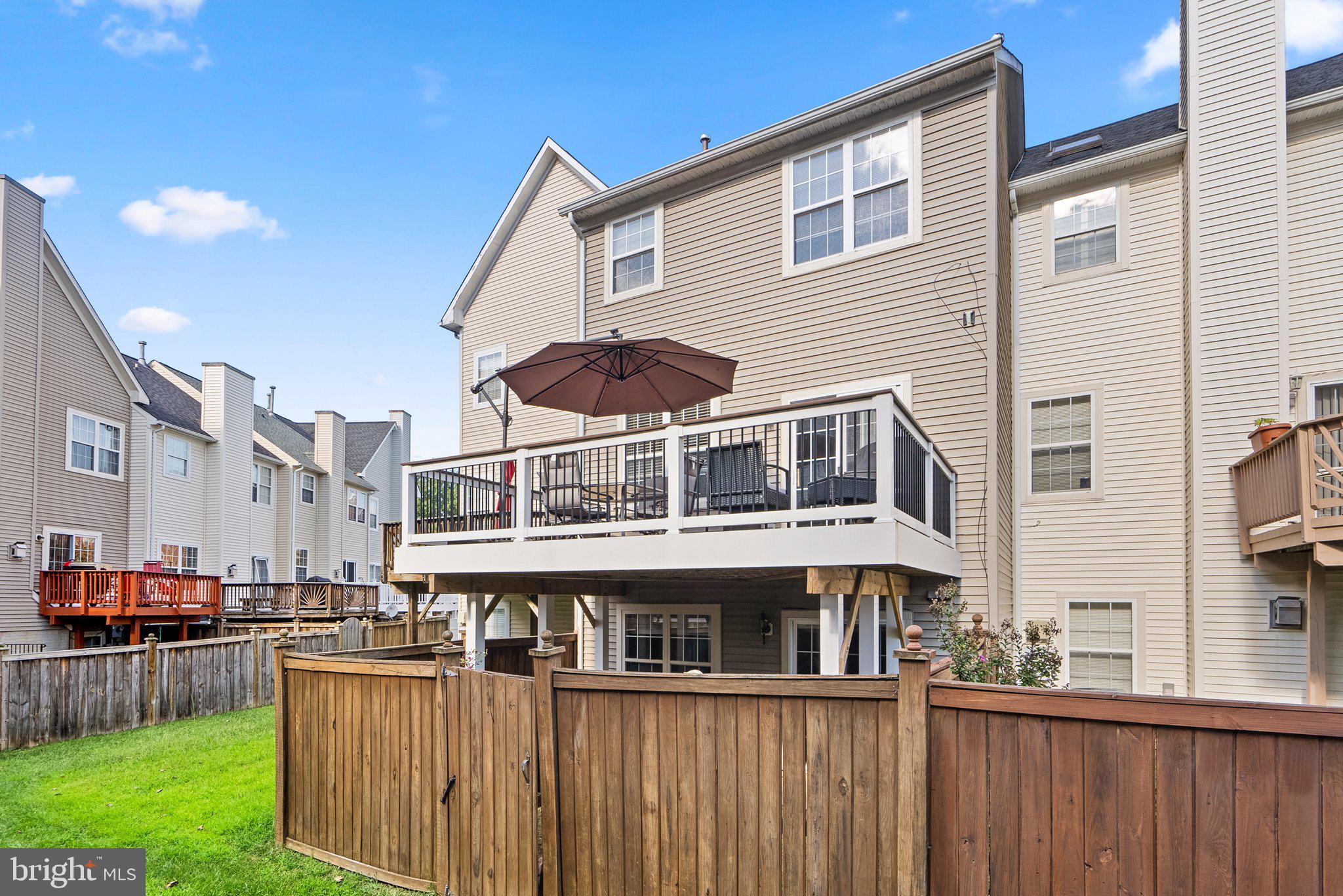 WOODVIEW VILLAGE PLAT 1 - Residential