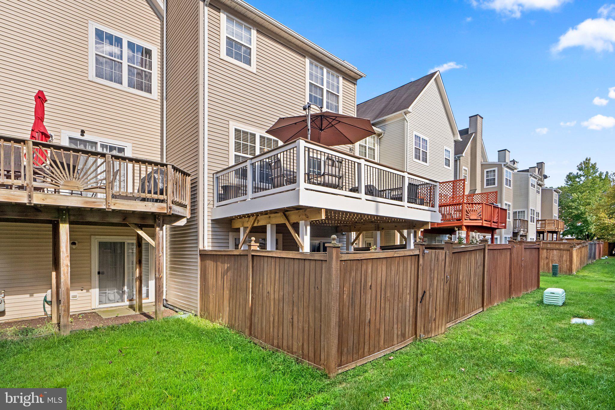 WOODVIEW VILLAGE PLAT 1 - Residential