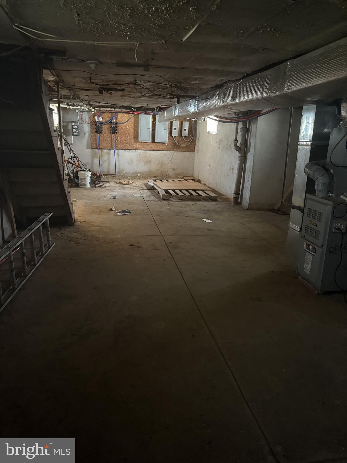 BURHOLME - Commercial Lease