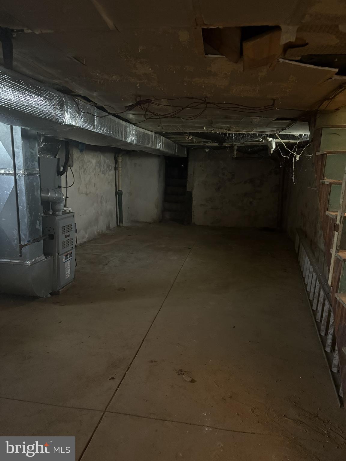 BURHOLME - Commercial Lease